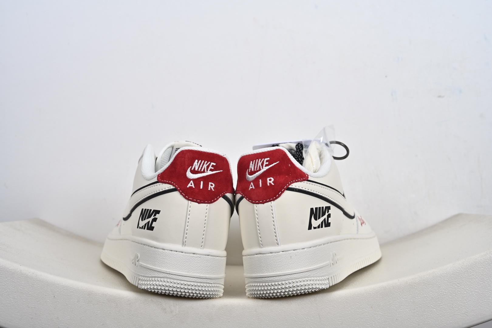 定制版 Air Force 1 ‘07 Low “NINE2026联名——米白红尾”空军一号 低帮 运动鞋 CS5288-059 定制版 Air Force 1 ‘07 Low “NINE2026联名——米白红尾”空军一号 低帮 运动鞋 CS5288-059