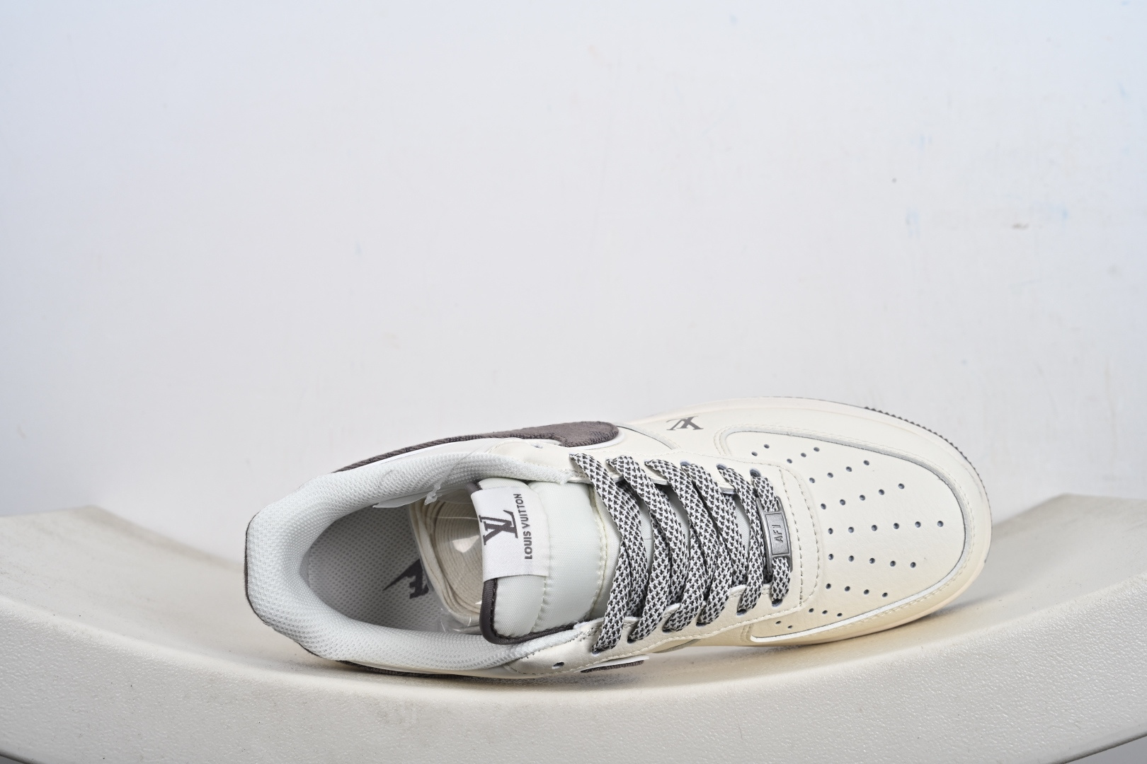 Nike Air Force1 07 low 联名款 SM6668-128 Nike Air Force1 07 low 联名款 SM6668-128