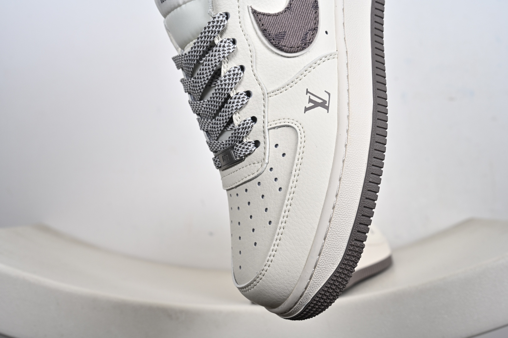 Nike Air Force1 07 low 联名款 SM6668-128 Nike Air Force1 07 low 联名款 SM6668-128