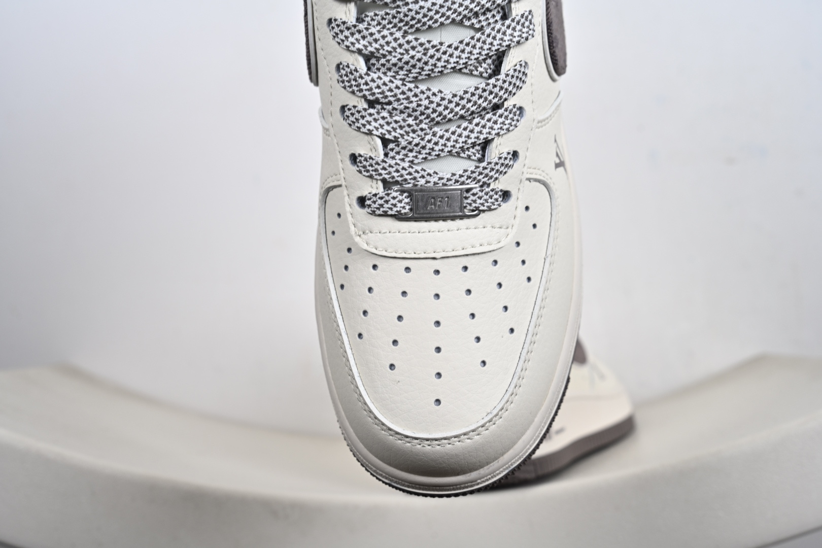 Nike Air Force1 07 low 联名款 SM6668-128 Nike Air Force1 07 low 联名款 SM6668-128