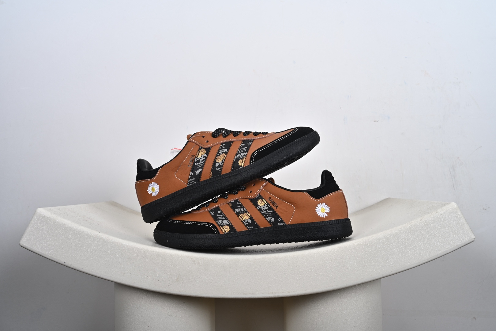 #合集💕 福利 支持放店 ️ ️ ️ Adidas SAMBA OG 德训鞋 高端定制桑巴系列 大厂纯原品质出货 超高清洁度 细节完美 舒适百搭 低帮休闲板鞋 货号:XR0008 (半)-F2-E0
