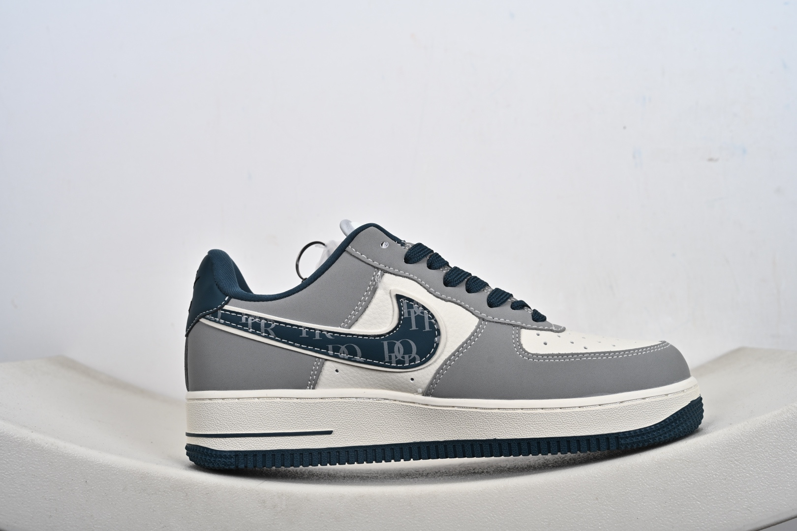 240 Nike Air Force 1 Low 07 x DIOR 灰白小勾 DD1982-313-Chinese UA Cheap High Quatity Brand Clothes Bags handbags Sneakers wholesale wholesaler seller from China Factory suppliers Fashion Clothing Shoes best Quality Beautiful Price 240 Nike Air Force 1 Low 07 x DIOR 灰白小勾 DD1982-313