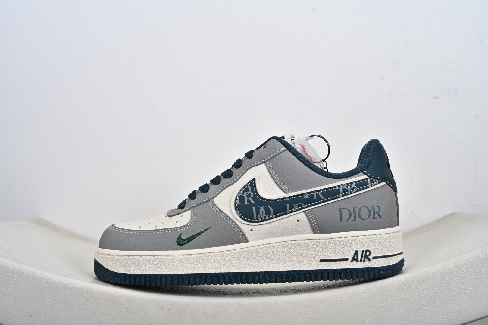 240 Nike Air Force 1 Low 07 x DIOR 灰白小勾 DD1982-313-Chinese UA Cheap High Quatity Brand Clothes Bags handbags Sneakers wholesale wholesaler seller from China Factory suppliers Fashion Clothing Shoes best Quality Beautiful Price 240 Nike Air Force 1 Low 07 x DIOR 灰白小勾 DD1982-313