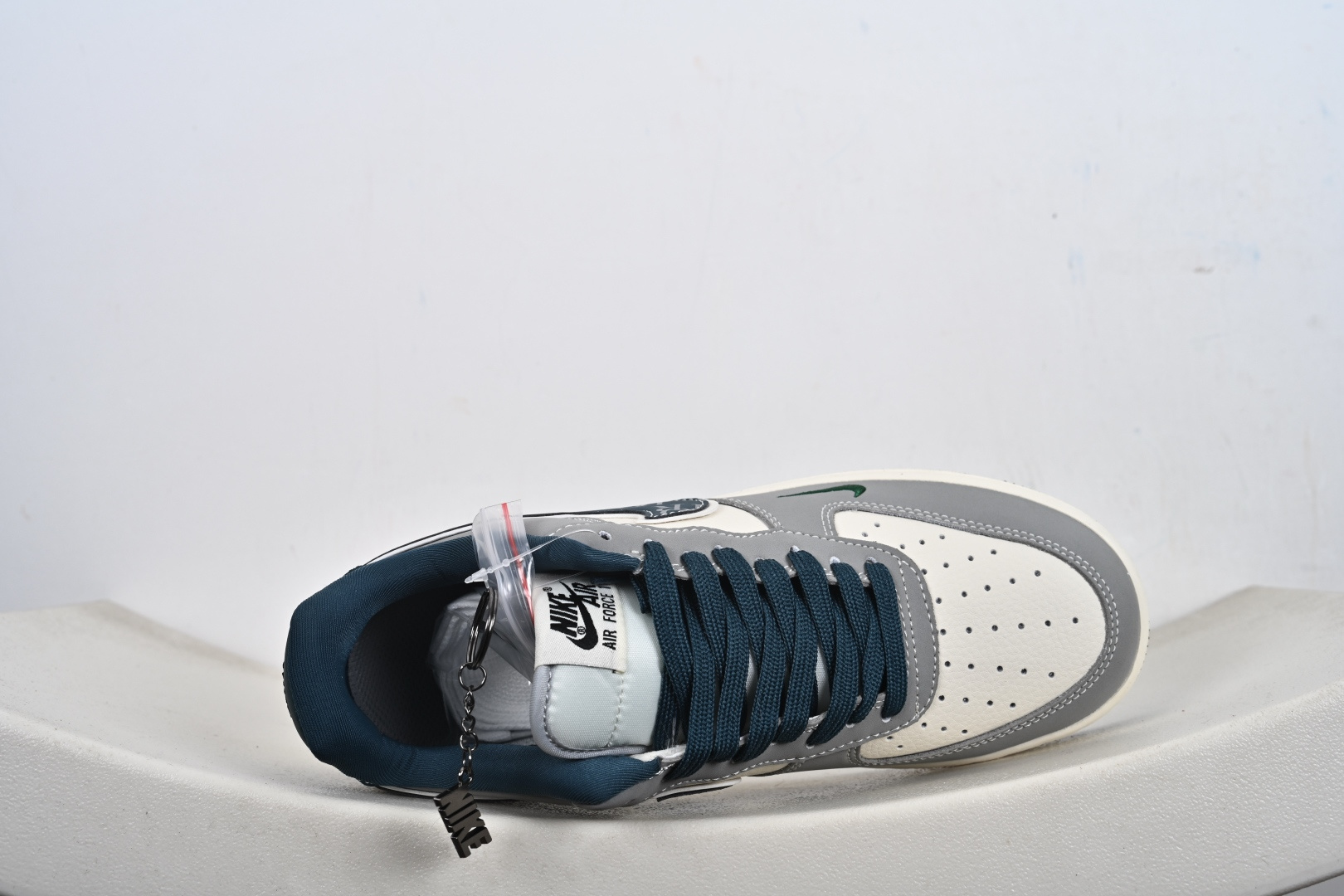 240 Nike Air Force 1 Low 07 x DIOR 灰白小勾 DD1982-313-Chinese UA Cheap High Quatity Brand Clothes Bags handbags Sneakers wholesale wholesaler seller from China Factory suppliers Fashion Clothing Shoes best Quality Beautiful Price 240 Nike Air Force 1 Low 07 x DIOR 灰白小勾 DD1982-313