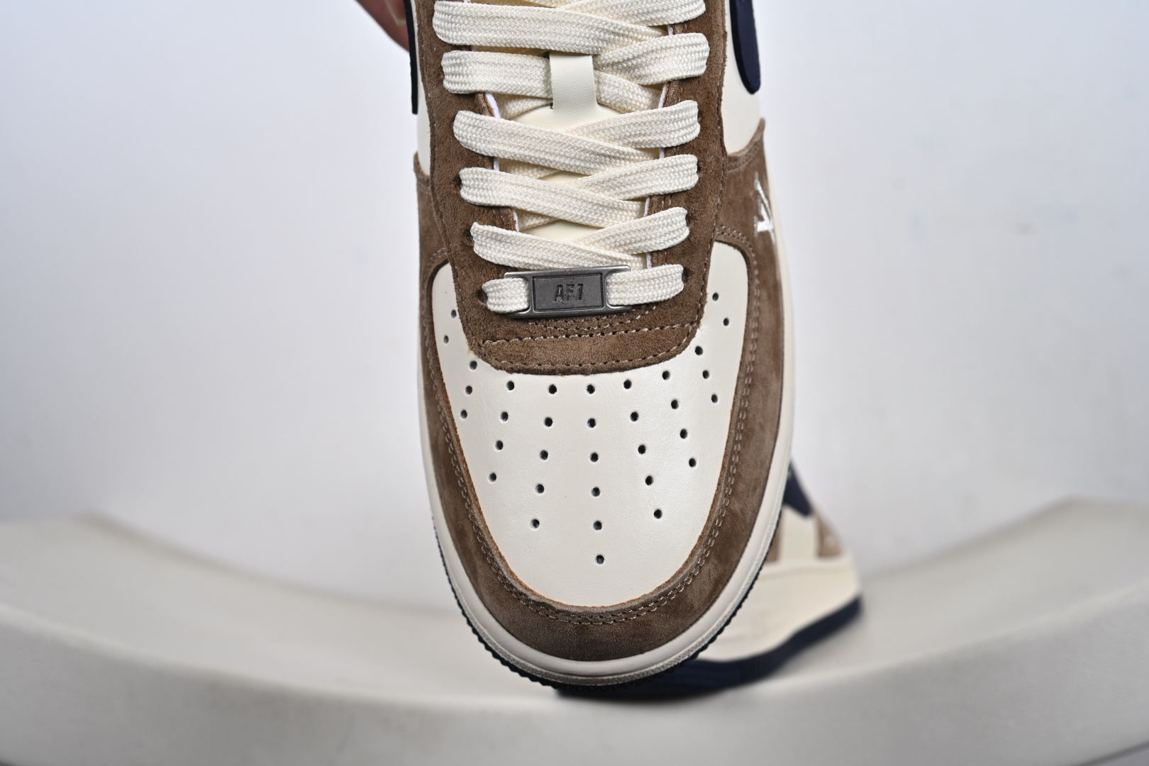 定制版 NIke Air Force 1 '07 Low “LV联名--米棕藏蓝” 空军一号低帮 运动鞋 休闲鞋 NH0601-589 定制版 NIke Air Force 1 '07 Low “LV联名--米棕藏蓝” 空军一号低帮 运动鞋 休闲鞋 NH0601-589