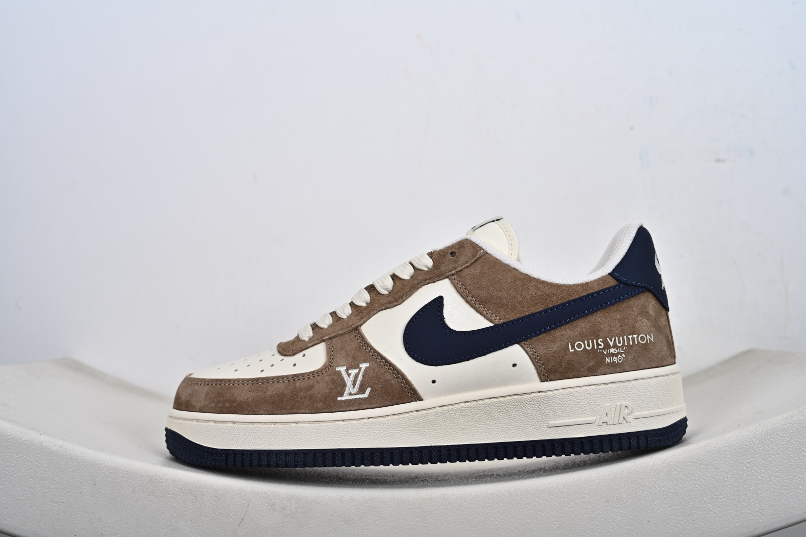 定制版 NIke Air Force 1 '07 Low “LV联名--米棕藏蓝” 空军一号低帮 运动鞋 休闲鞋 NH0601-589 定制版 NIke Air Force 1 '07 Low “LV联名--米棕藏蓝” 空军一号低帮 运动鞋 休闲鞋 NH0601-589