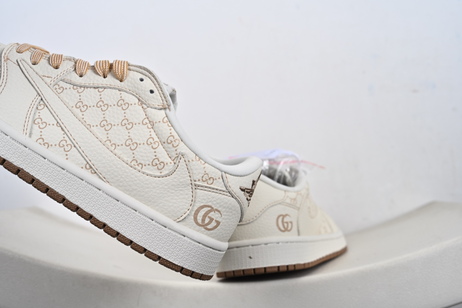 260 Nike Air Jordan 1 x Travis Scott AJ1倒勾 乔一倒钩 ‘DIY’定制 耐克 低帮文化篮球鞋 LD2028-066-Chinese UA Cheap High Quatity Brand Clothes Bags handbags Sneakers wholesale wholesaler seller from China Factory suppliers Fashion Clothing Shoes best Quality Beautiful Price 260 Nike Air Jordan 1 x Travis Scott AJ1倒勾 乔一倒钩 ‘DIY’定制 耐克 低帮文化篮球鞋 LD2028-066
