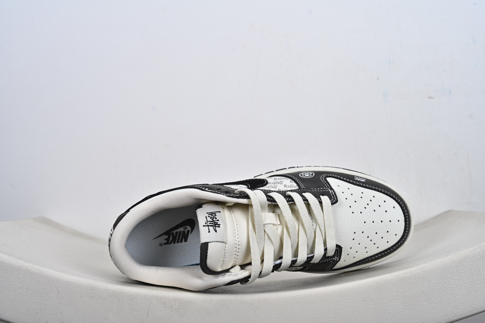 260 Nike SB Dunk Low 斯图西联名 白灰 高端定制 低帮休闲板鞋 YF9511-914-Chinese UA Cheap High Quatity Brand Clothes Bags handbags Sneakers wholesale wholesaler seller from China Factory suppliers Fashion Clothing Shoes best Quality Beautiful Price 260 Nike SB Dunk Low 斯图西联名 白灰 高端定制 低帮休闲板鞋 YF9511-914