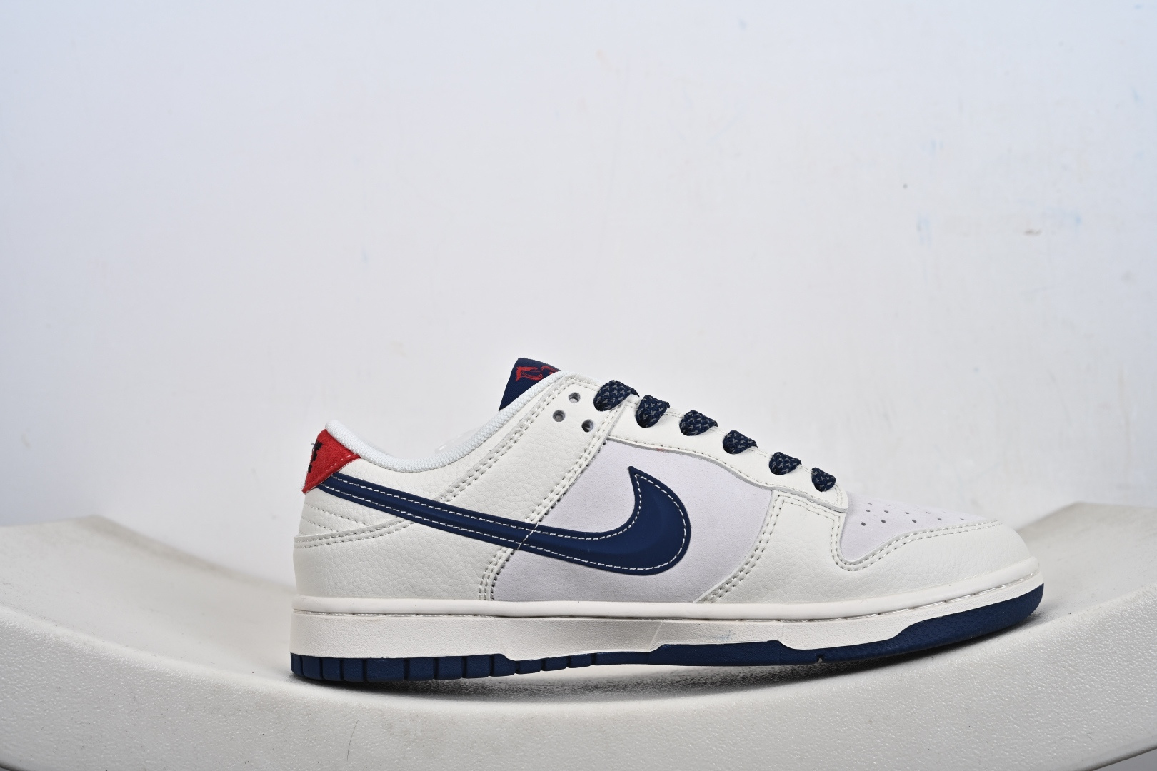 Nike SB Dunk Low Supreme联名 马年限定 周年高端定制 低帮休闲板鞋 FC7688-204 Nike SB Dunk Low Supreme联名 马年限定 周年高端定制 低帮休闲板鞋 FC7688-204