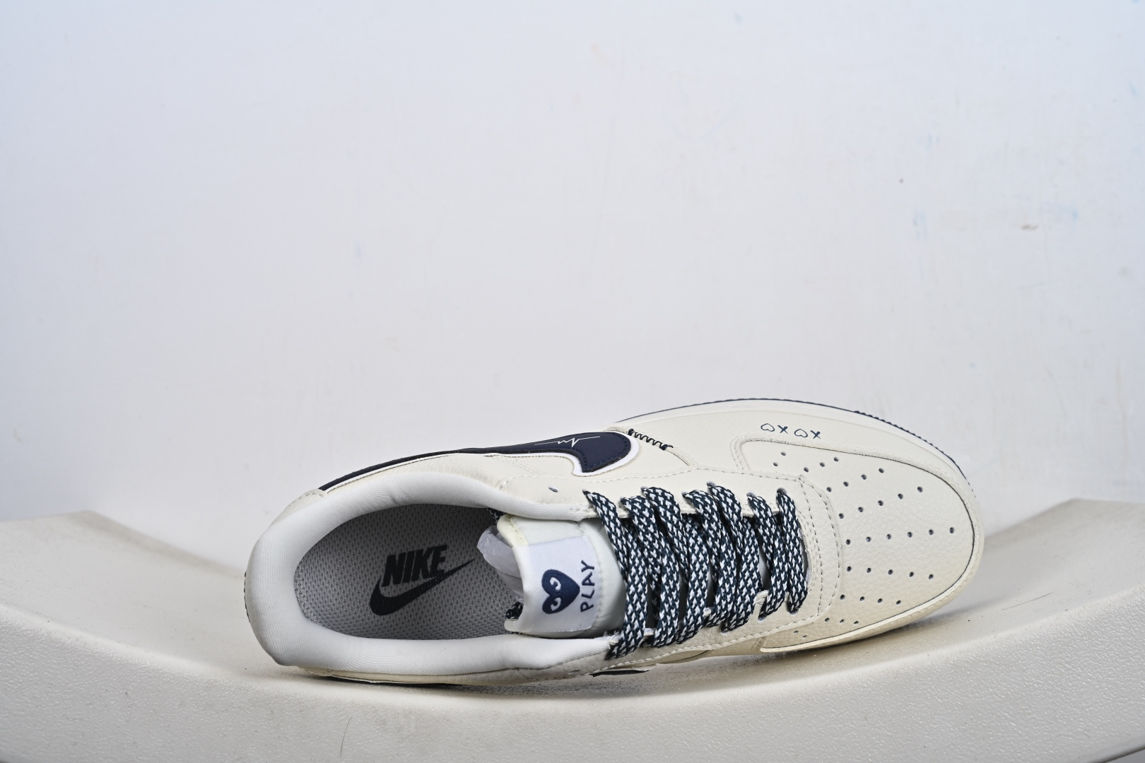定制版 Nike Air Force 1 '07 Low “川久保玲联名——爱心湖水蓝”空军一号 高端定制 低帮 运动鞋 LD1999-004 定制版 Nike Air Force 1 '07 Low “川久保玲联名——爱心湖水蓝”空军一号 高端定制 低帮 运动鞋 LD1999-004