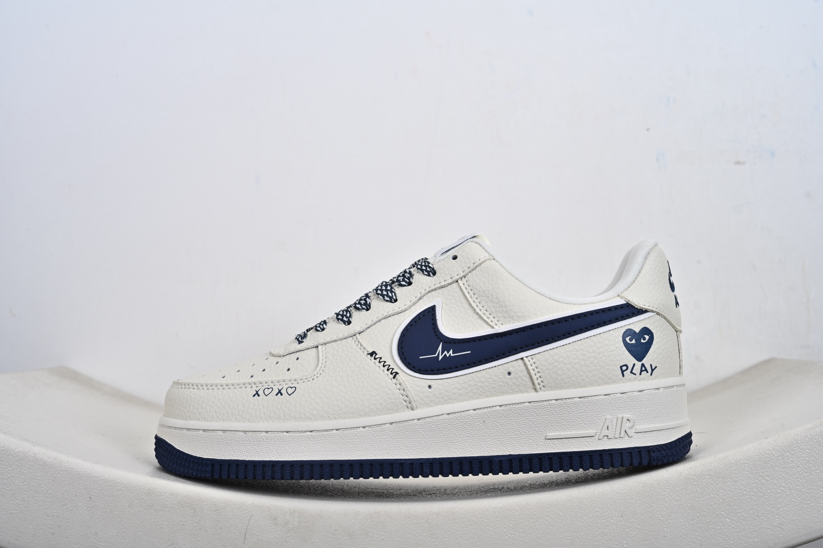 定制版 Nike Air Force 1 '07 Low “川久保玲联名——爱心湖水蓝”空军一号 高端定制 低帮 运动鞋 LD1999-004 定制版 Nike Air Force 1 '07 Low “川久保玲联名——爱心湖水蓝”空军一号 高端定制 低帮 运动鞋 LD1999-004