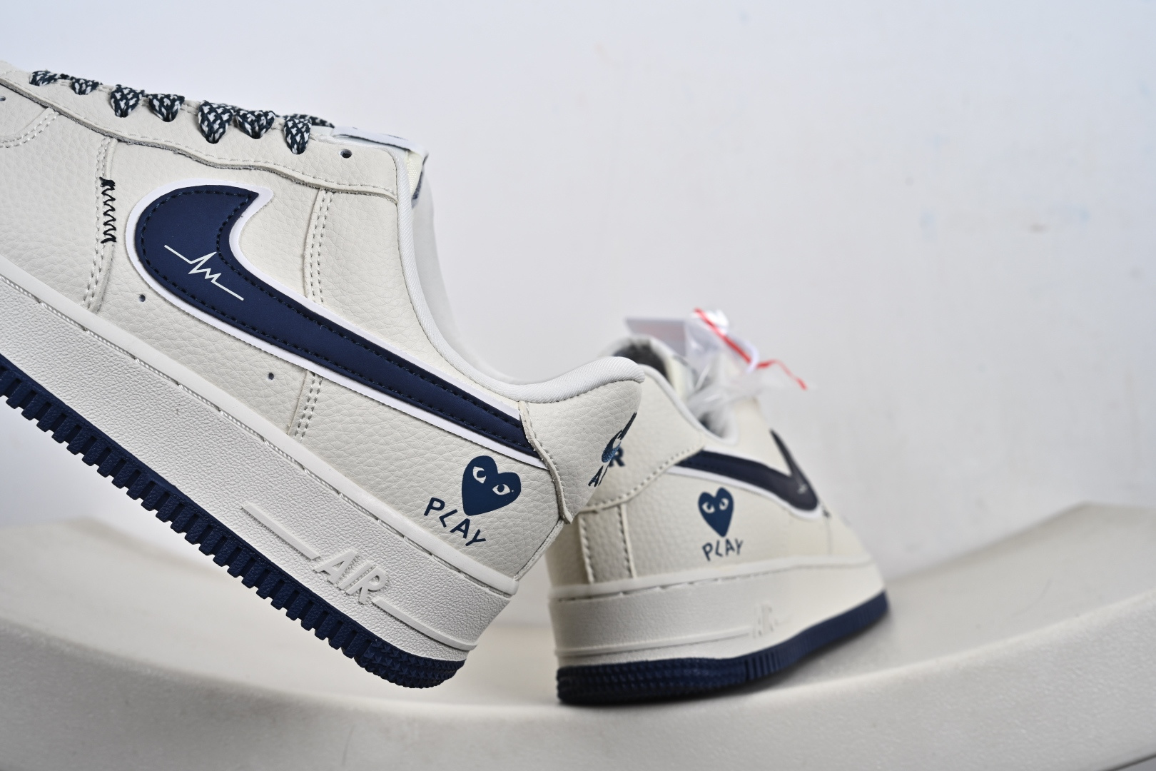定制版 Nike Air Force 1 '07 Low “川久保玲联名——爱心湖水蓝”空军一号 高端定制 低帮 运动鞋 LD1999-004 定制版 Nike Air Force 1 '07 Low “川久保玲联名——爱心湖水蓝”空军一号 高端定制 低帮 运动鞋 LD1999-004