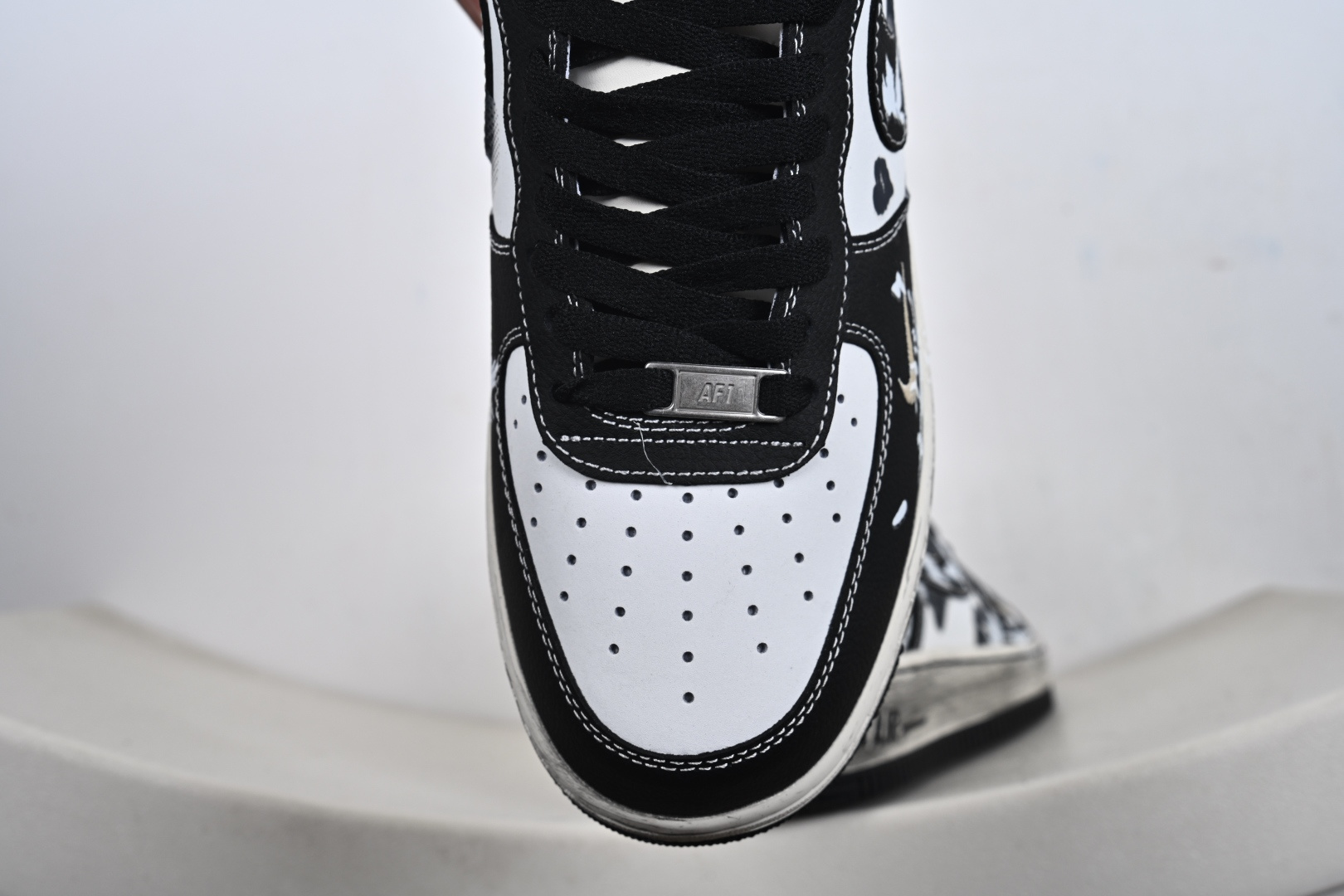 240 定制版 手绘涂鸦“涂鸦心跳”Nike Air Force 1 “Graffiti Heartbeat”空军一号定制板鞋 DB3301-808-Chinese UA Cheap High Quatity Brand Clothes Bags handbags Sneakers wholesale wholesaler seller from China Factory suppliers Fashion Clothing Shoes best Quality Beautiful Price 240 定制版 手绘涂鸦“涂鸦心跳”Nike Air Force 1 “Graffiti Heartbeat”空军一号定制板鞋 DB3301-808