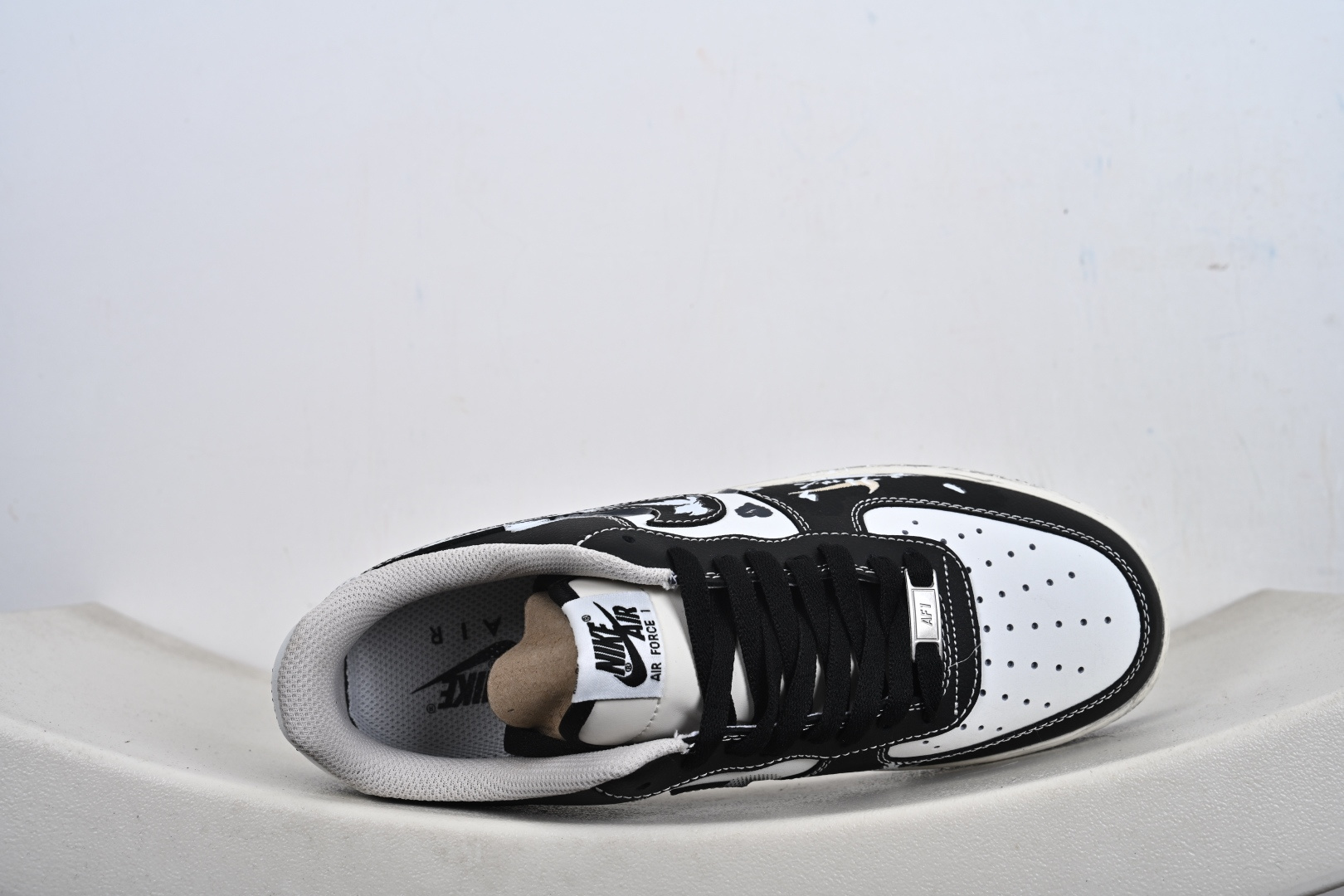 240 定制版 手绘涂鸦“涂鸦心跳”Nike Air Force 1 “Graffiti Heartbeat”空军一号定制板鞋 DB3301-808-Chinese UA Cheap High Quatity Brand Clothes Bags handbags Sneakers wholesale wholesaler seller from China Factory suppliers Fashion Clothing Shoes best Quality Beautiful Price 240 定制版 手绘涂鸦“涂鸦心跳”Nike Air Force 1 “Graffiti Heartbeat”空军一号定制板鞋 DB3301-808