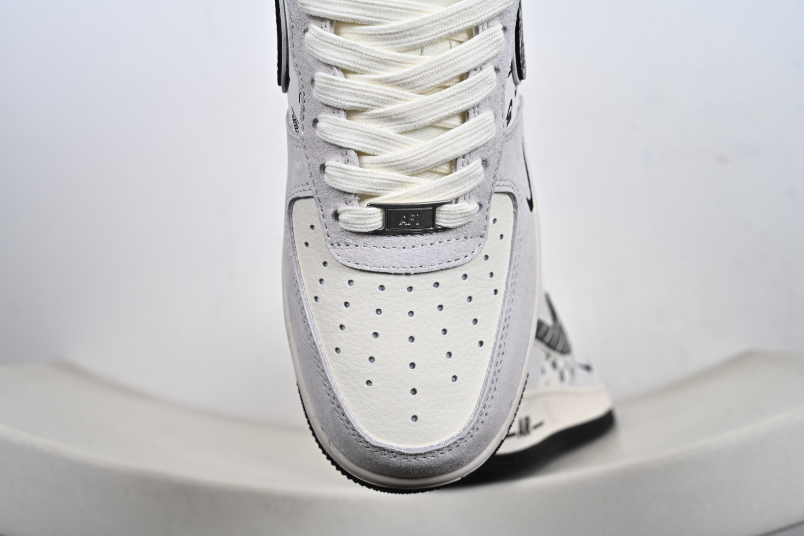 定制版 NK Air Force 1 '07 Low “NIKE-米黑猪八革”空军一号 低帮 运动鞋 JP8028-068