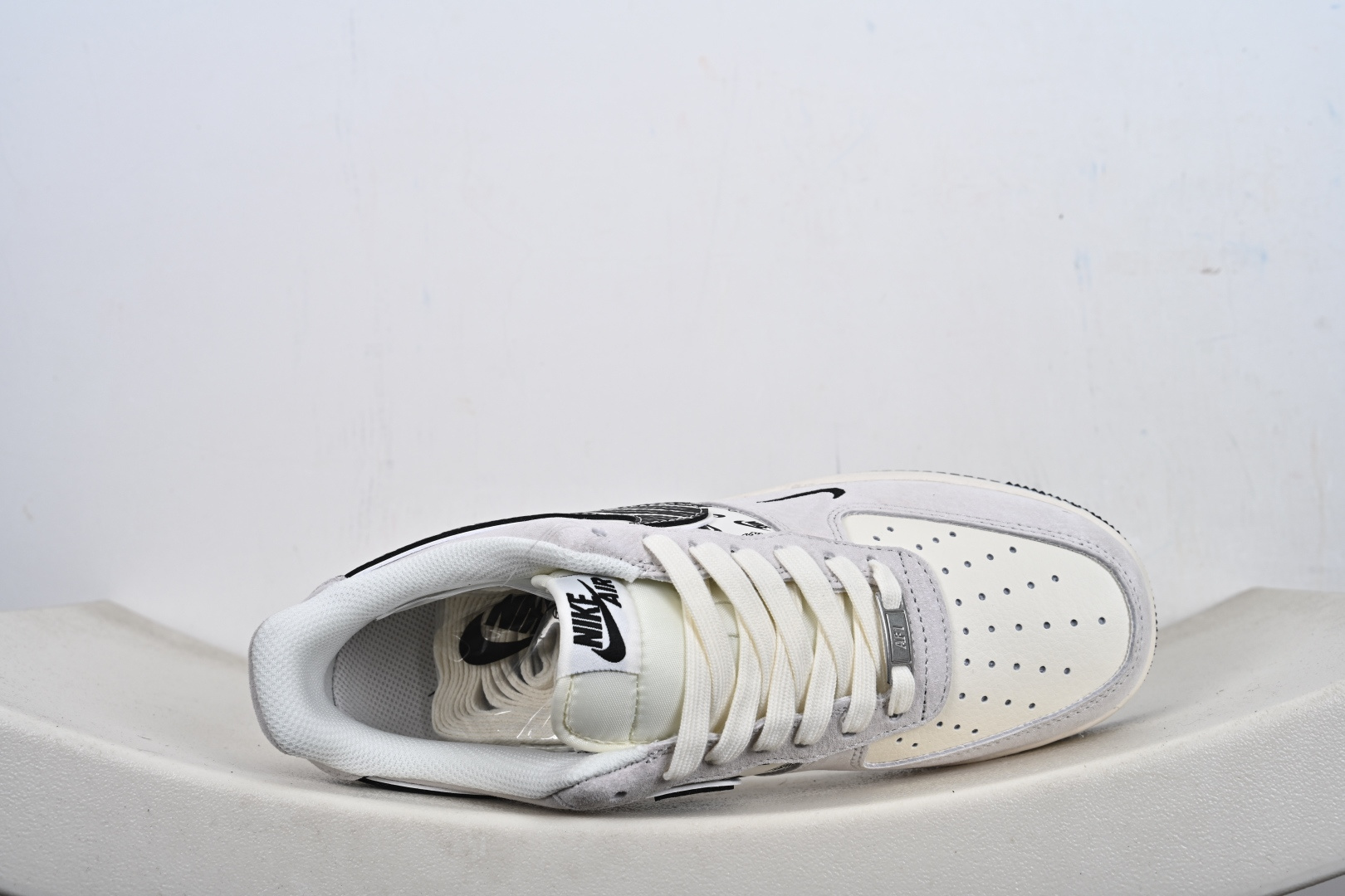 定制版 NK Air Force 1 '07 Low “NIKE-米黑猪八革”空军一号 低帮 运动鞋 JP8028-068