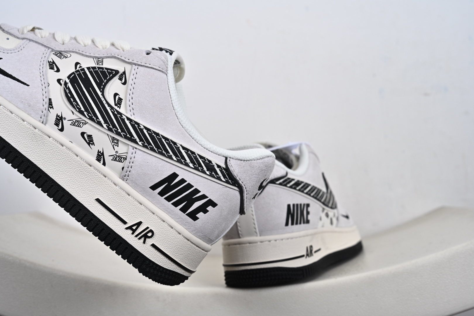 定制版 NK Air Force 1 '07 Low “NIKE-米黑猪八革”空军一号 低帮 运动鞋 JP8028-068