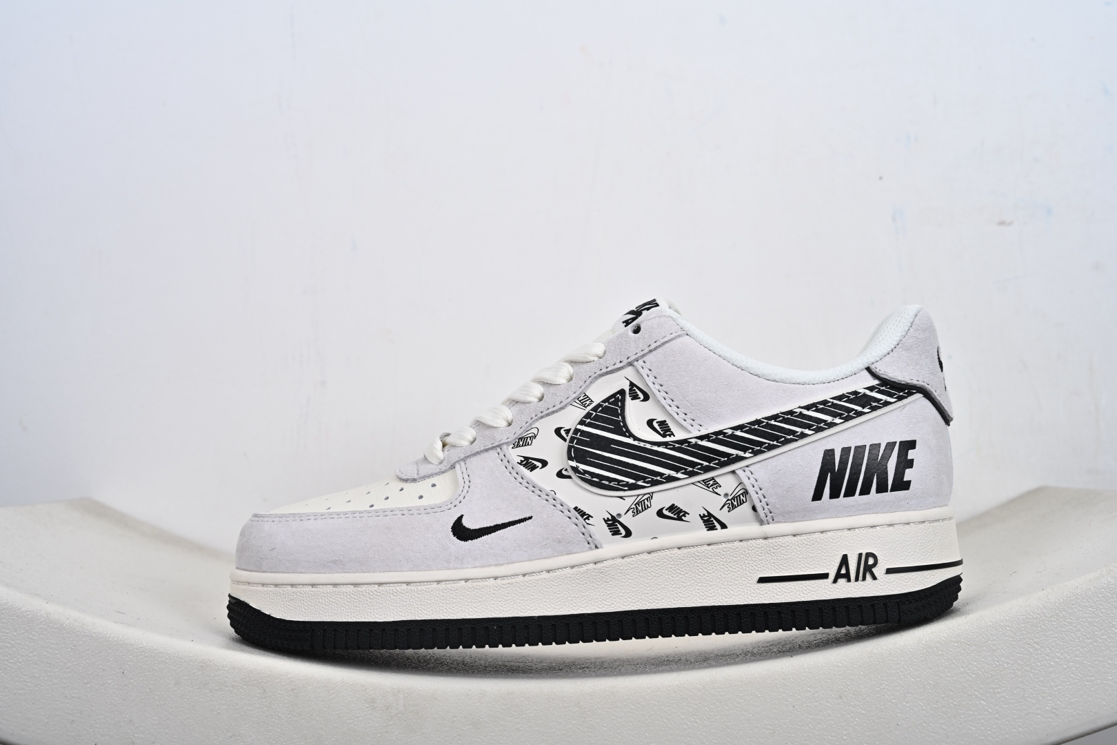 定制版 NK Air Force 1 '07 Low “NIKE-米黑猪八革”空军一号 低帮 运动鞋 JP8028-068