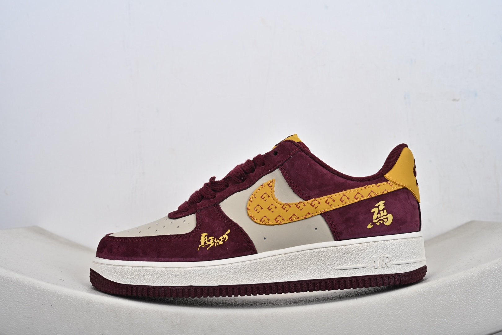马年限定限量发售高端定制 Nike Air Force 1 '07 Low “马年限定联名------ 酒红金钩” 高端定制 低帮休闲板鞋 KD1688-003