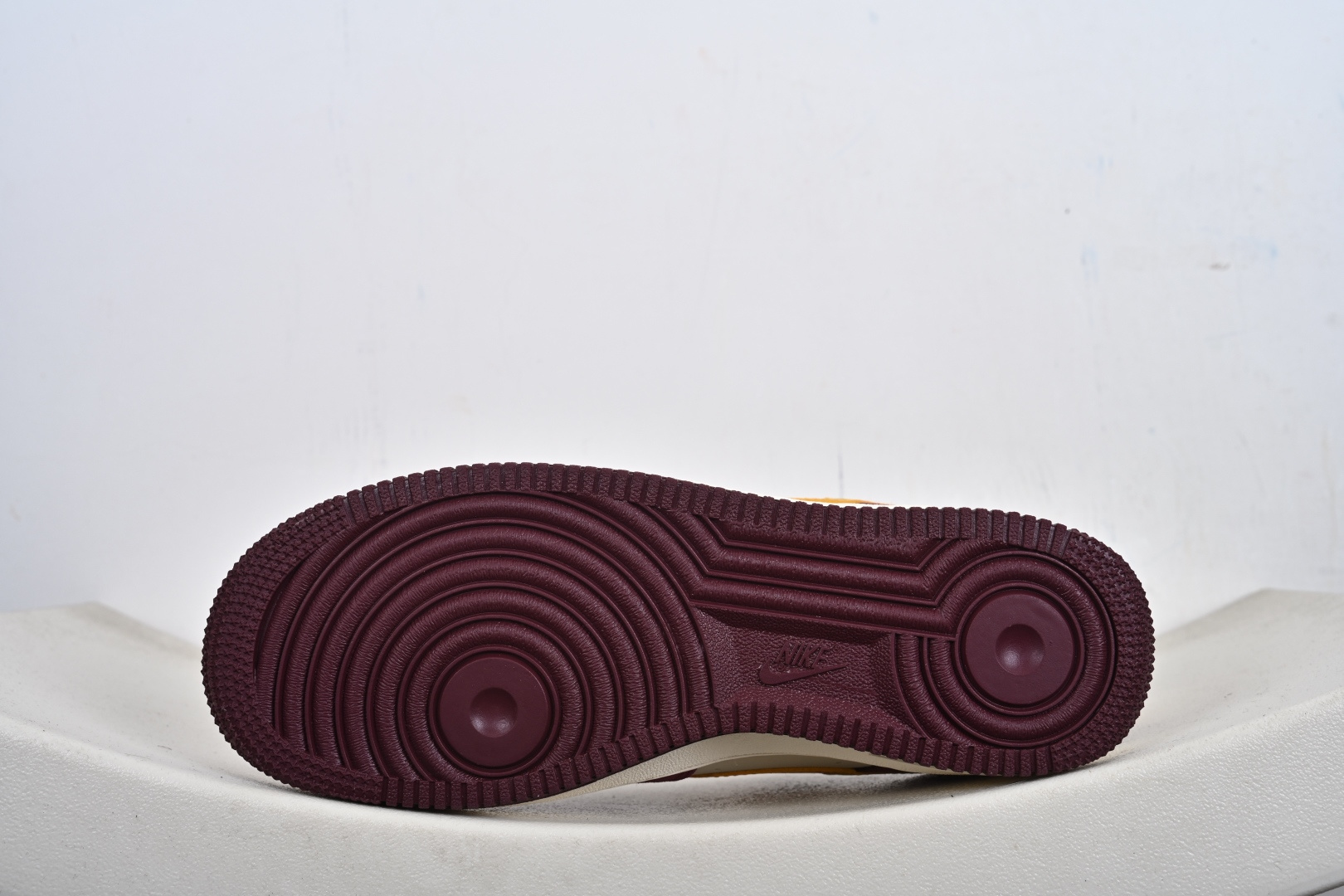 马年限定限量发售高端定制 Nike Air Force 1 '07 Low “马年限定联名------ 酒红金钩” 高端定制 低帮休闲板鞋 KD1688-003
