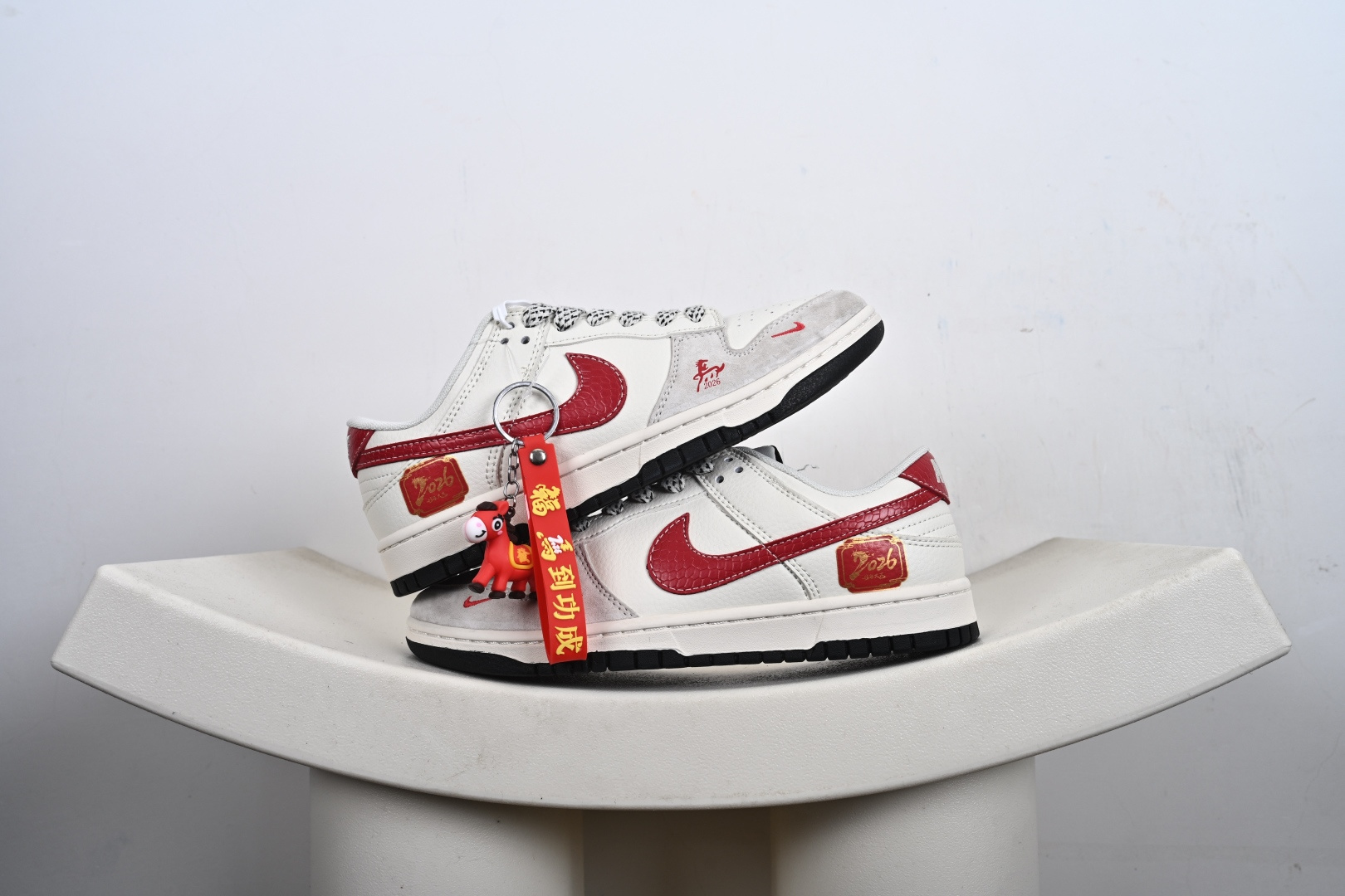 Nike SB Dunk Low 马年联名 XX8930-030 Nike SB Dunk Low 马年联名 XX8930-030