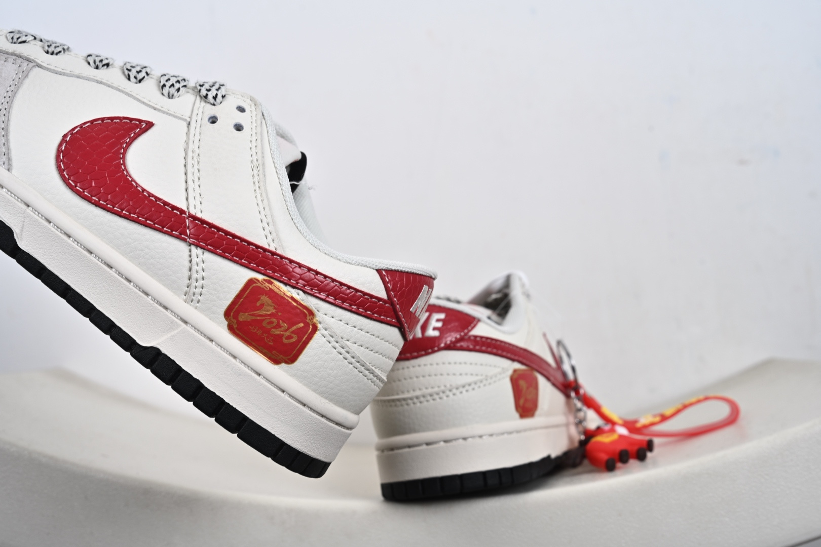 Nike SB Dunk Low 马年联名 XX8930-030 Nike SB Dunk Low 马年联名 XX8930-030