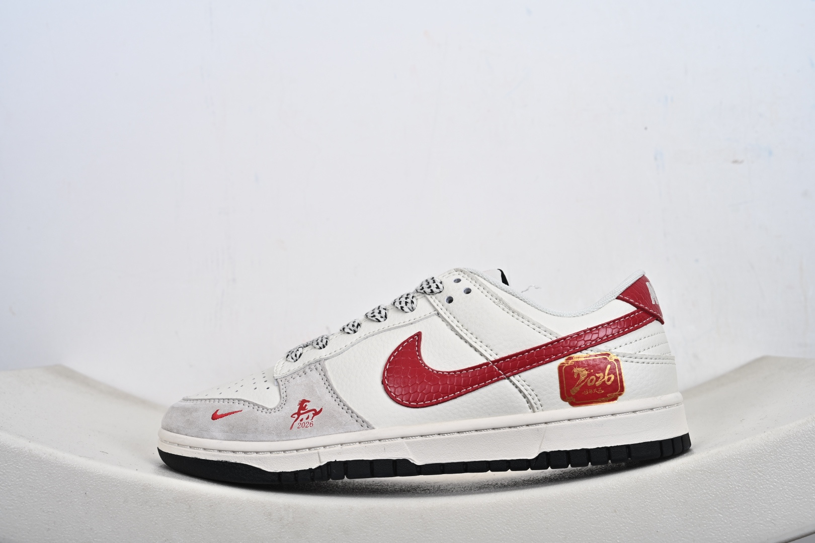 Nike SB Dunk Low 马年联名 XX8930-030 Nike SB Dunk Low 马年联名 XX8930-030
