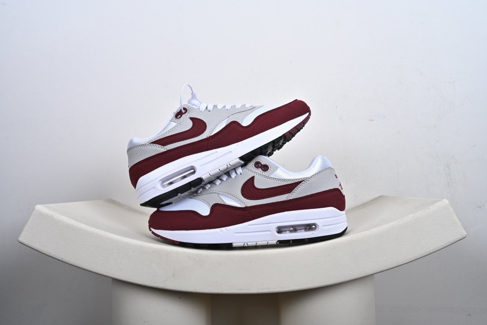 Nike Air Max 1 复刻酒红灰 纯原版本 复古休闲跑步鞋 IM3906-100 Nike Air Max 1 复刻酒红灰 纯原版本 复古休闲跑步鞋 IM3906-100