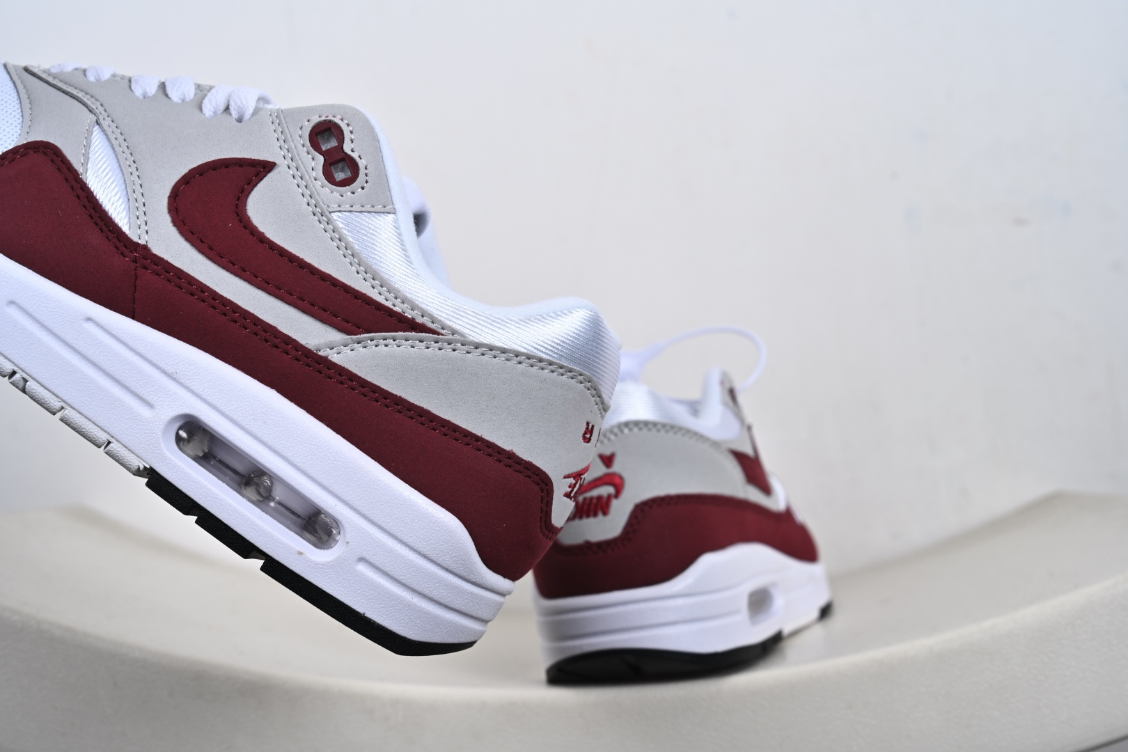 Nike Air Max 1 复刻酒红灰 纯原版本 复古休闲跑步鞋 IM3906-100 Nike Air Max 1 复刻酒红灰 纯原版本 复古休闲跑步鞋 IM3906-100