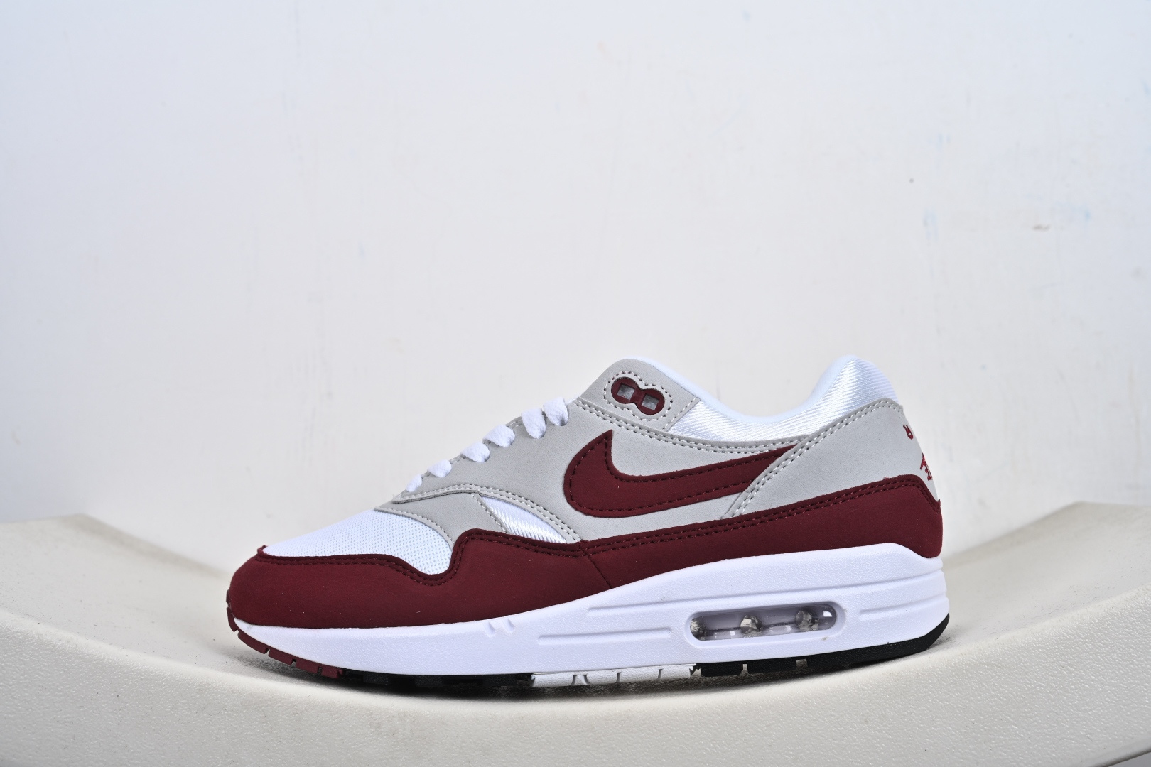 Nike Air Max 1 复刻酒红灰 纯原版本 复古休闲跑步鞋 IM3906-100 Nike Air Max 1 复刻酒红灰 纯原版本 复古休闲跑步鞋 IM3906-100