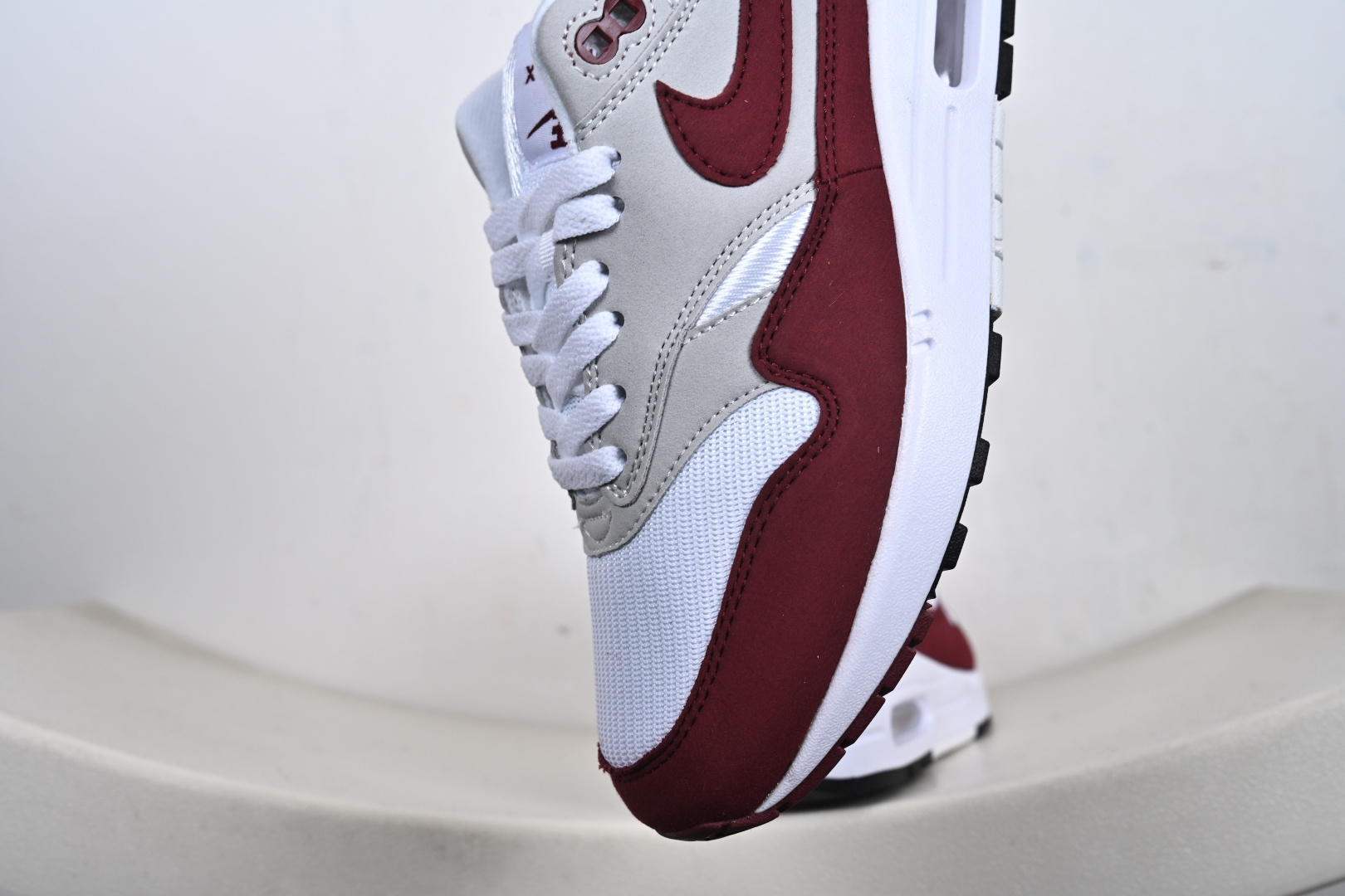 Nike Air Max 1 复刻酒红灰 纯原版本 复古休闲跑步鞋 IM3906-100 Nike Air Max 1 复刻酒红灰 纯原版本 复古休闲跑步鞋 IM3906-100