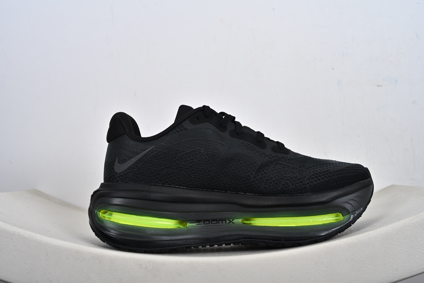 Nike ZOOM PREMIUM 耐克 飞马 舒适减震防滑 低帮跑步鞋全掌ReactX泡绵中底 HQ2050-300 001 IQ4035-100 HM5973-001 Nike ZOOM PREMIUM 耐克 飞马 舒适减震防滑 低帮跑步鞋全掌ReactX泡绵中底 HQ2050-300 001 IQ4035-100 HM5973-001