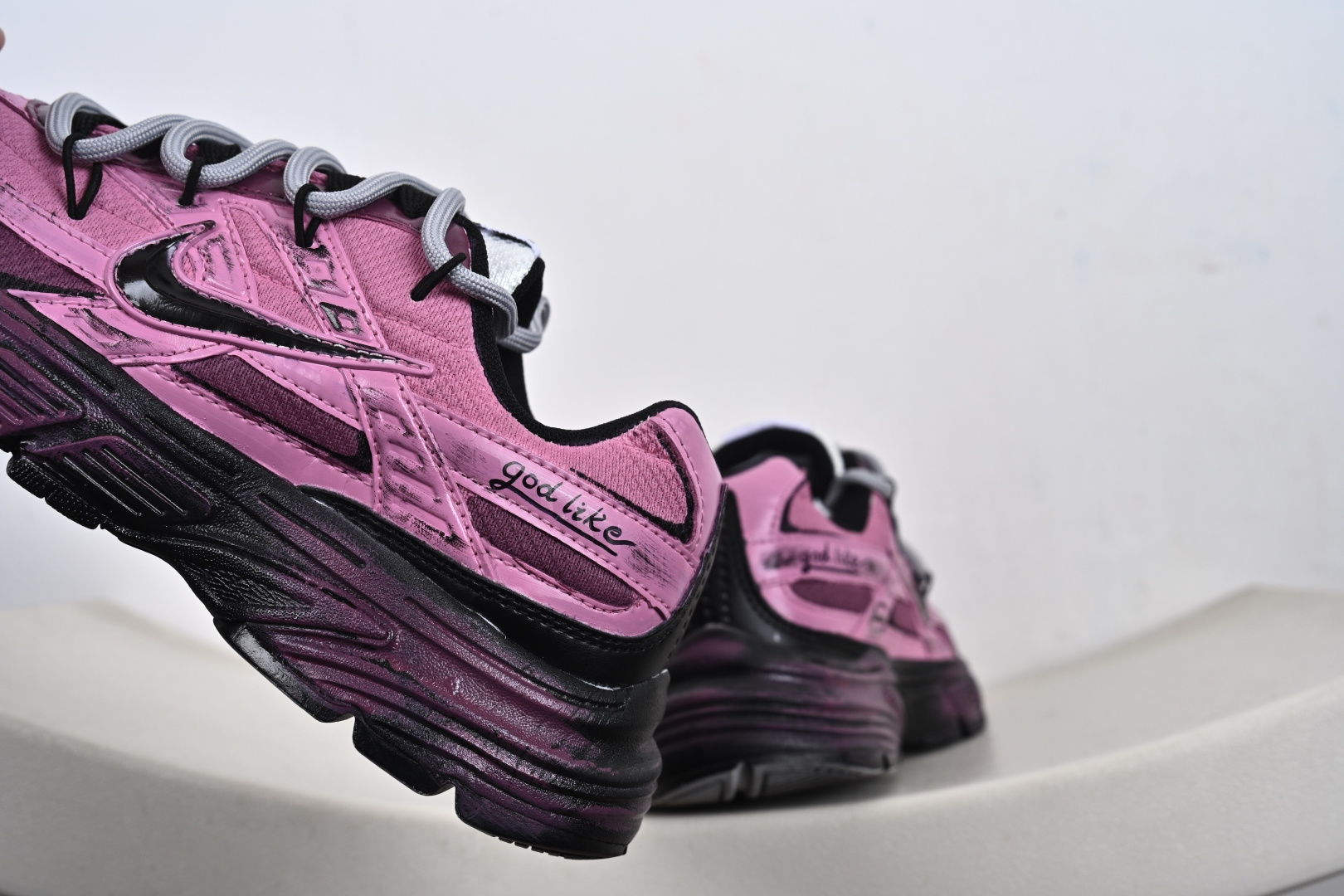 280 Nike INITIATOR RNR 复古做旧 解构绑带 舒适百搭防滑耐磨 低帮跑步鞋 394055-100-Chinese UA Cheap High Quatity Brand Clothes Bags handbags Sneakers wholesale wholesaler seller from China Factory suppliers Fashion Clothing Shoes best Quality Beautiful Price 280 Nike INITIATOR RNR 复古做旧 解构绑带 舒适百搭防滑耐磨 低帮跑步鞋 394055-100