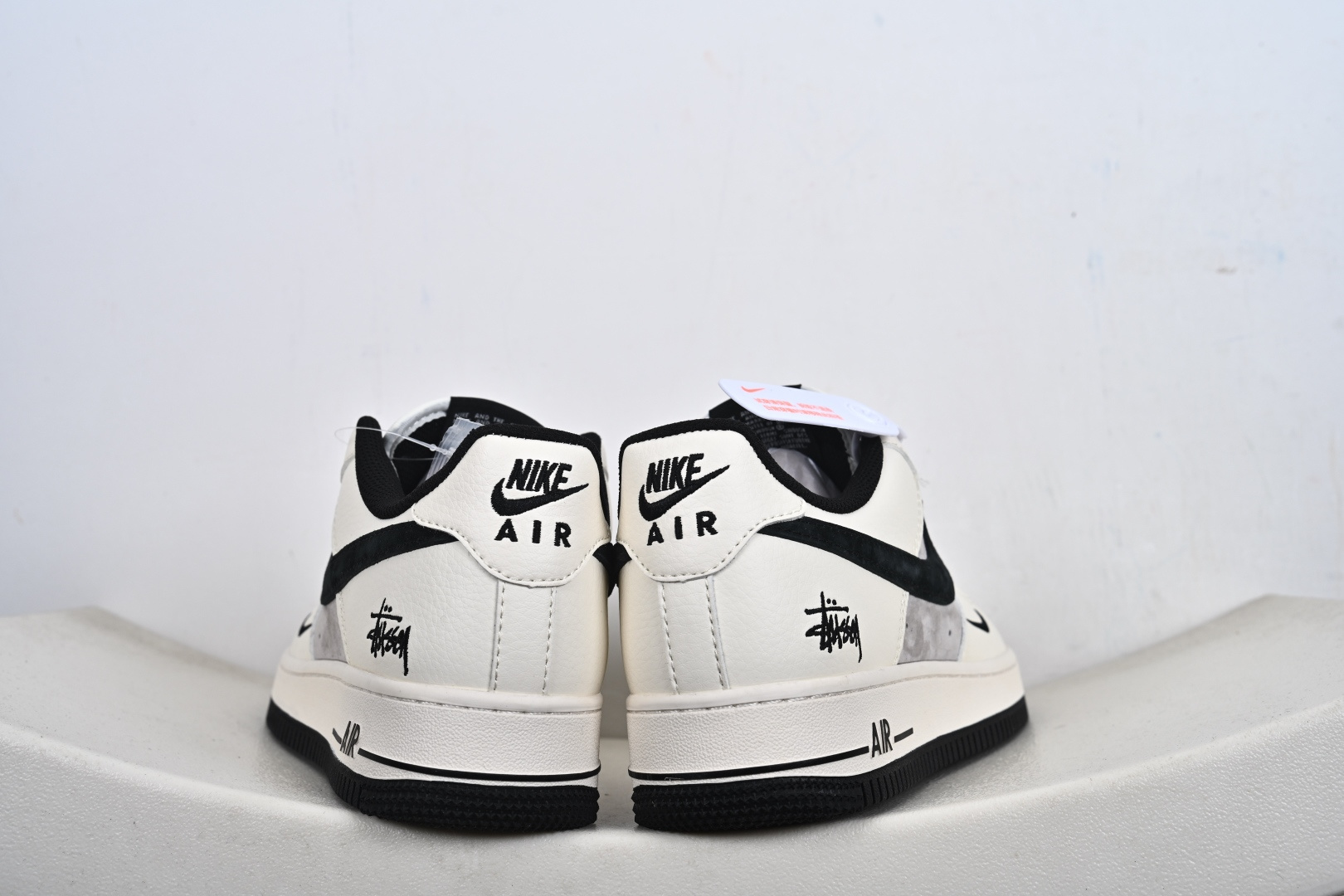 定制版 NK Air Force 1'07 Low 斯图西联名 白灰黑 空军一号低帮休闲板鞋 XD9314-617 定制版 NK Air Force 1'07 Low 斯图西联名 白灰黑 空军一号低帮休闲板鞋 XD9314-617