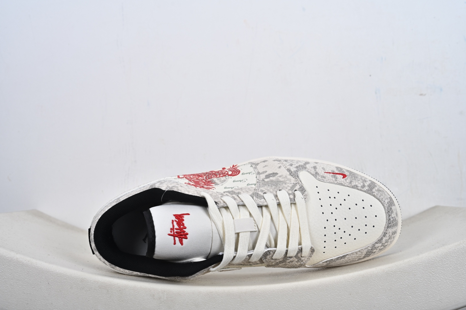定制版 NK Jordan Air Jordan 1“ 马年限定——龙马精神” 高端定制 低帮 复古 减震 防滑 耐磨 篮球鞋 FC7688-200 定制版 NK Jordan Air Jordan 1“ 马年限定——龙马精神” 高端定制 低帮 复古 减震 防滑 耐磨 篮球鞋 FC7688-200