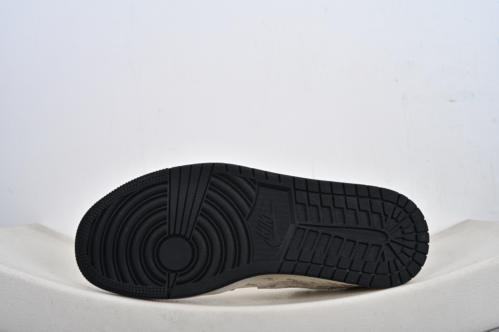 定制版 NK Jordan Air Jordan 1“ 马年限定——龙马精神” 高端定制 低帮 复古 减震 防滑 耐磨 篮球鞋 FC7688-200 定制版 NK Jordan Air Jordan 1“ 马年限定——龙马精神” 高端定制 低帮 复古 减震 防滑 耐磨 篮球鞋 FC7688-200