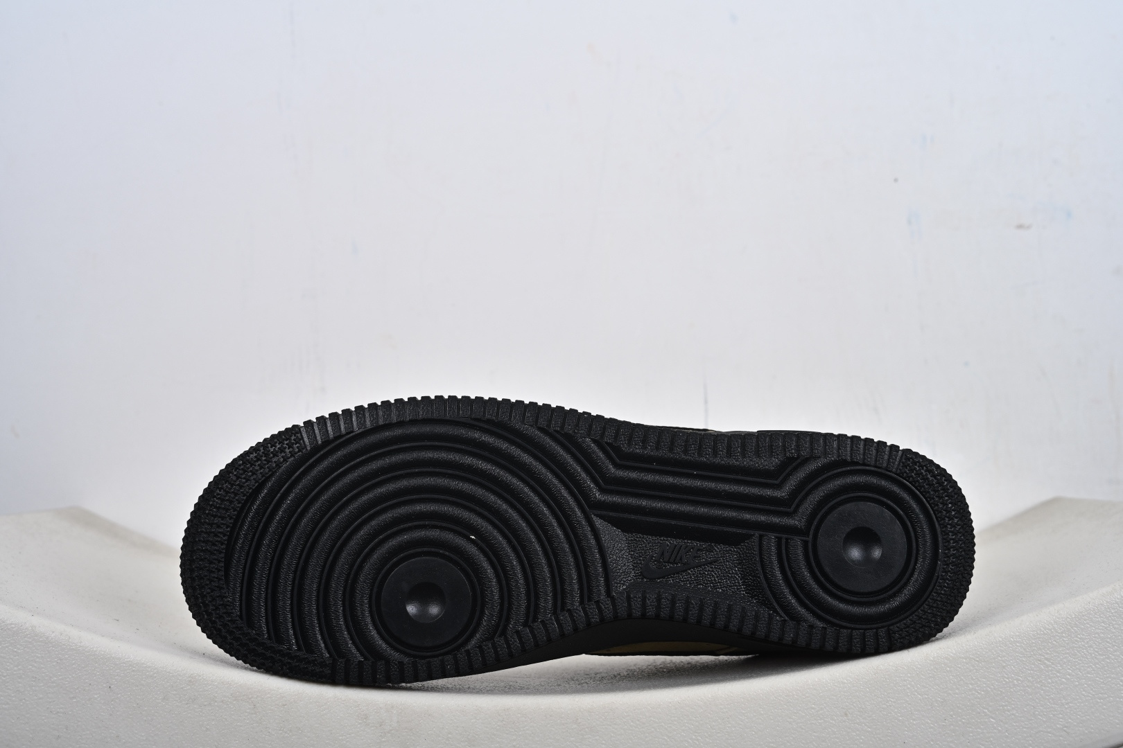 Nike Air Force 1 Low Supreme联名 DV5477-201 Nike Air Force 1 Low Supreme联名 DV5477-201