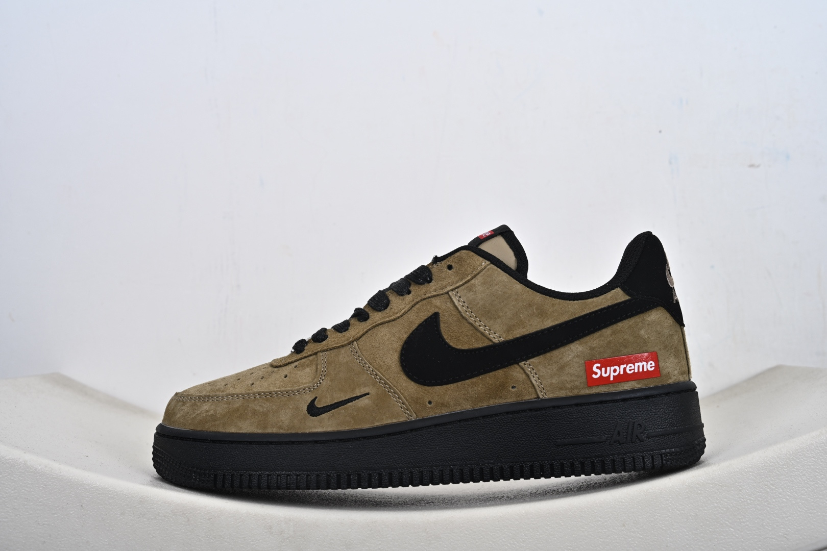 Nike Air Force 1 Low Supreme联名 DV5477-201 Nike Air Force 1 Low Supreme联名 DV5477-201