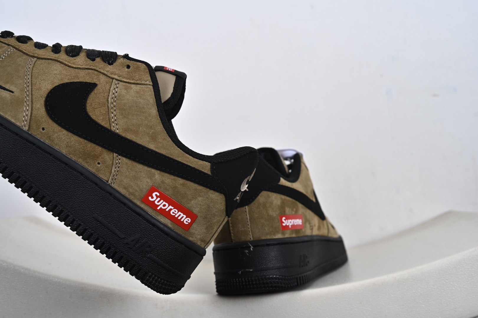 Nike Air Force 1 Low Supreme联名 DV5477-201 Nike Air Force 1 Low Supreme联名 DV5477-201