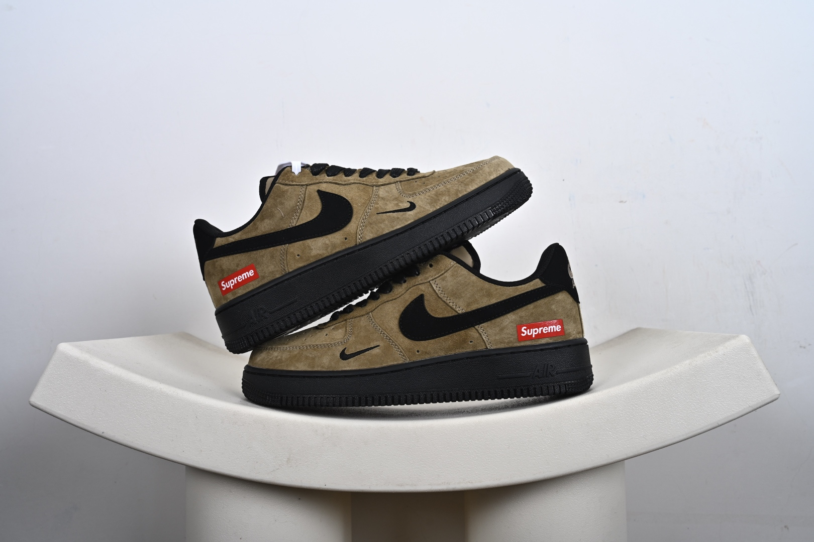 Nike Air Force 1 Low Supreme联名 DV5477-201 Nike Air Force 1 Low Supreme联名 DV5477-201
