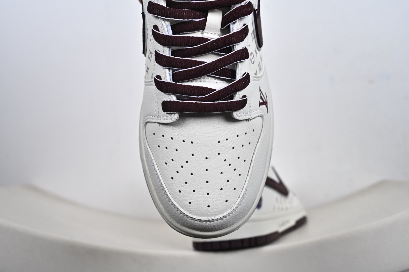 Nike SB Dunk Low 高端定制 低帮休闲板鞋 定制鞋盒 YF9511-917 Nike SB Dunk Low 高端定制 低帮休闲板鞋 定制鞋盒 YF9511-917