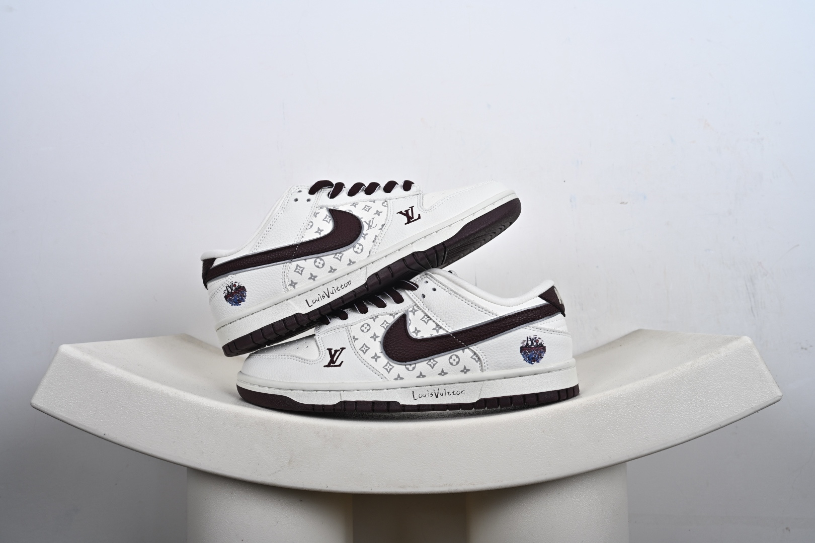 Nike SB Dunk Low 高端定制 低帮休闲板鞋 定制鞋盒 YF9511-917 Nike SB Dunk Low 高端定制 低帮休闲板鞋 定制鞋盒 YF9511-917