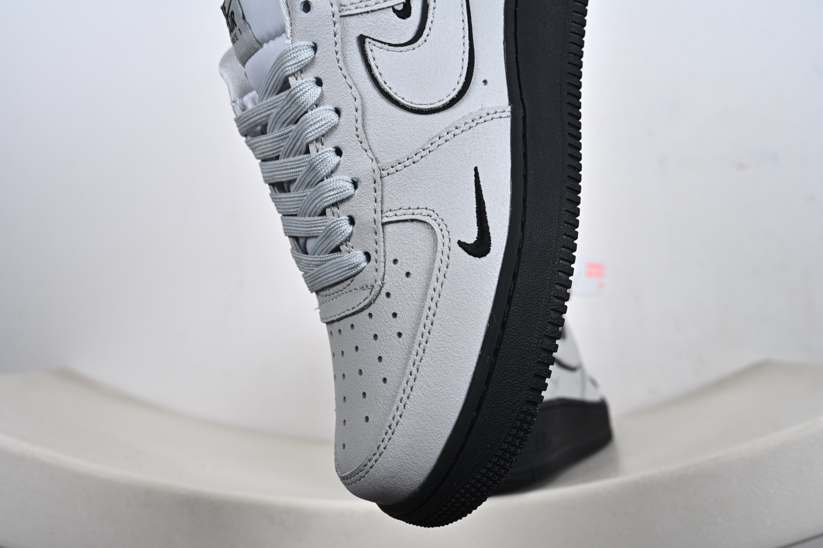 定制版 Nike Air Force 1'07 Low 冷调灰调碰撞酷黑 空军一号低帮休闲板鞋 XL1979-128 定制版 Nike Air Force 1'07 Low 冷调灰调碰撞酷黑 空军一号低帮休闲板鞋 XL1979-128