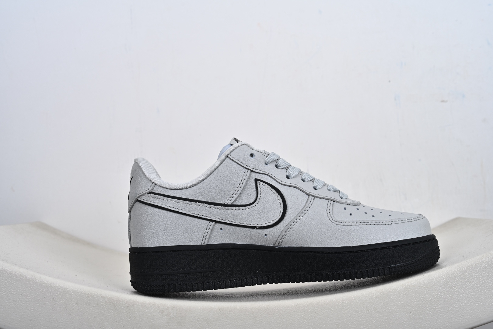 定制版 Nike Air Force 1'07 Low 冷调灰调碰撞酷黑 空军一号低帮休闲板鞋 XL1979-128 定制版 Nike Air Force 1'07 Low 冷调灰调碰撞酷黑 空军一号低帮休闲板鞋 XL1979-128
