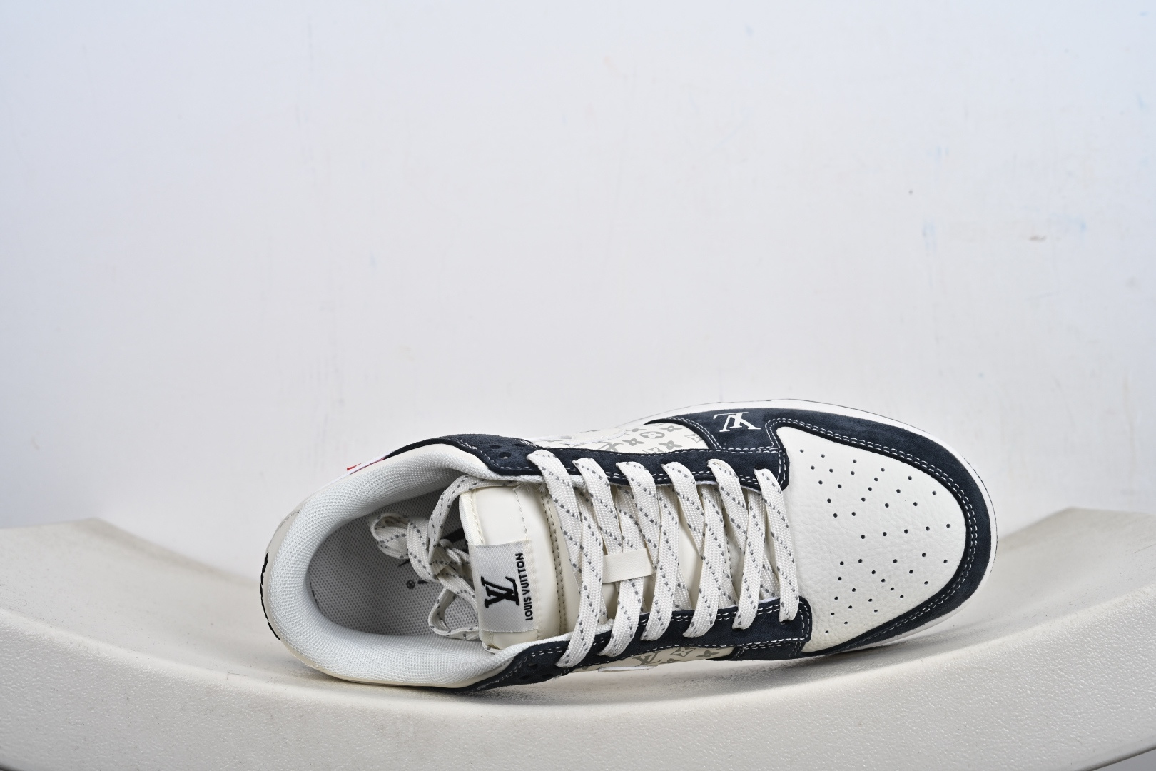 定制版 Nike Dunk Low Retro LV联名 周年高端定制 低帮休闲板鞋 KG6699-F01 定制版 Nike Dunk Low Retro LV联名 周年高端定制 低帮休闲板鞋 KG6699-F01