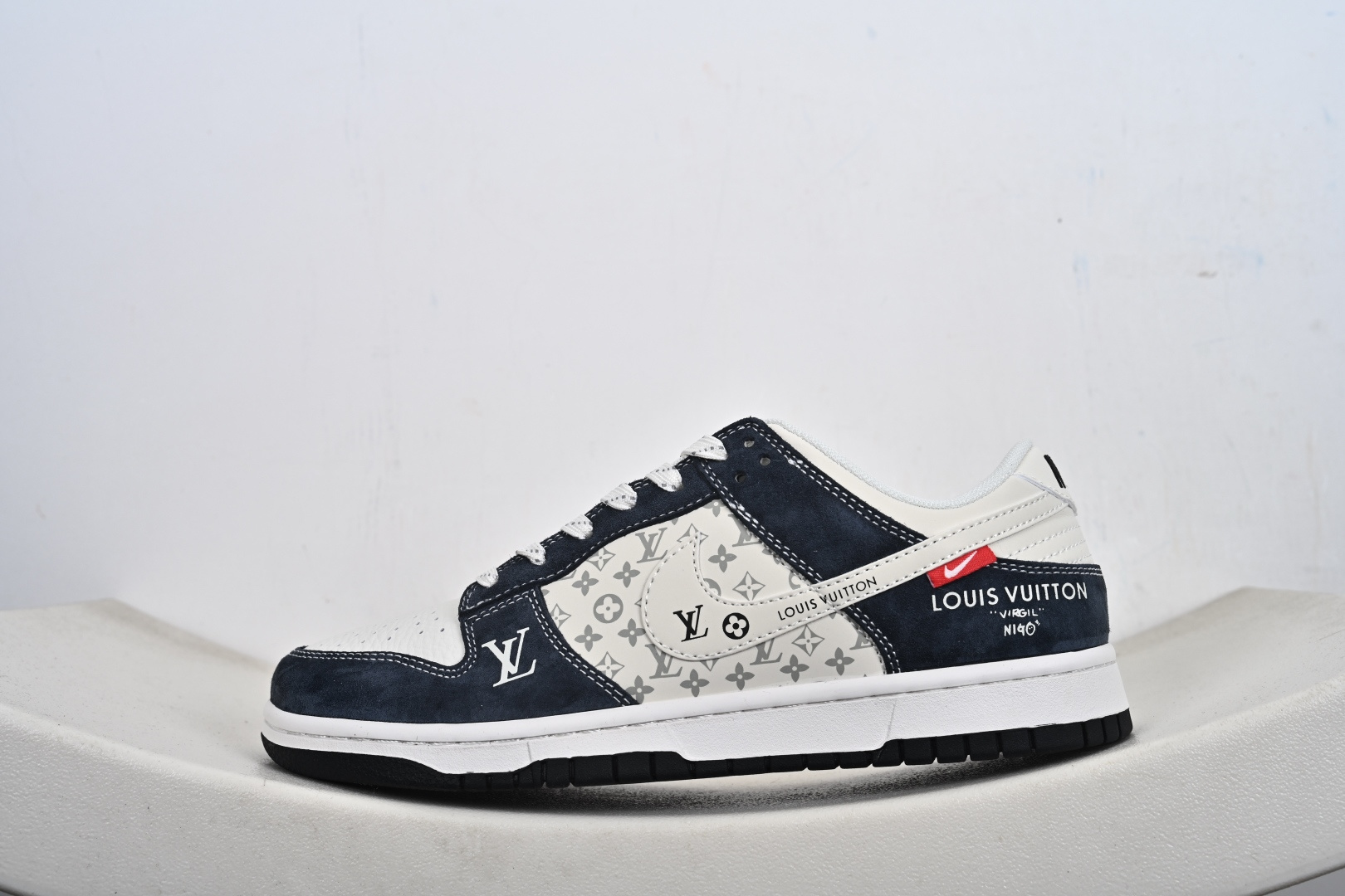 定制版 Nike Dunk Low Retro LV联名 周年高端定制 低帮休闲板鞋 KG6699-F01 定制版 Nike Dunk Low Retro LV联名 周年高端定制 低帮休闲板鞋 KG6699-F01