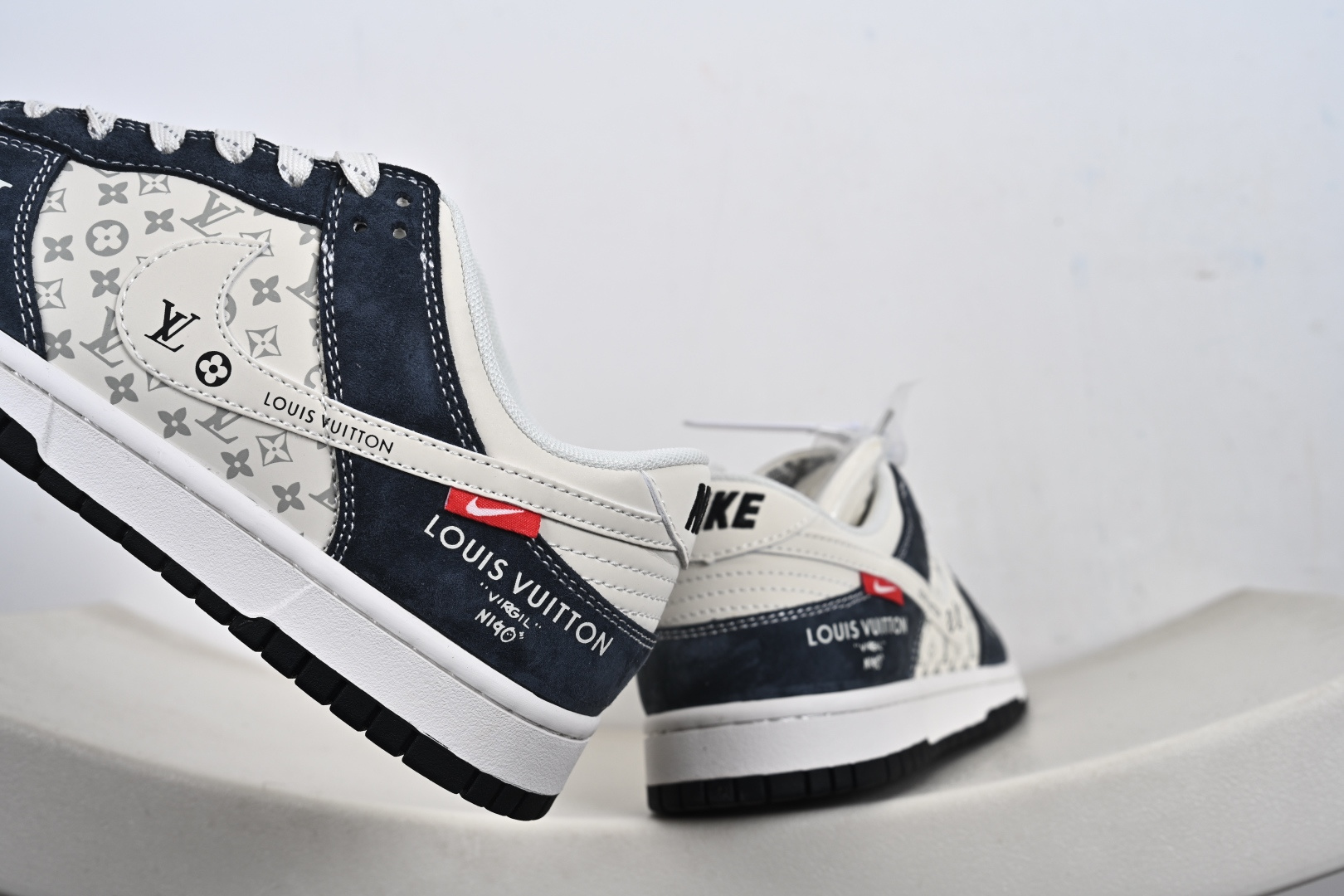 定制版 Nike Dunk Low Retro LV联名 周年高端定制 低帮休闲板鞋 KG6699-F01 定制版 Nike Dunk Low Retro LV联名 周年高端定制 低帮休闲板鞋 KG6699-F01