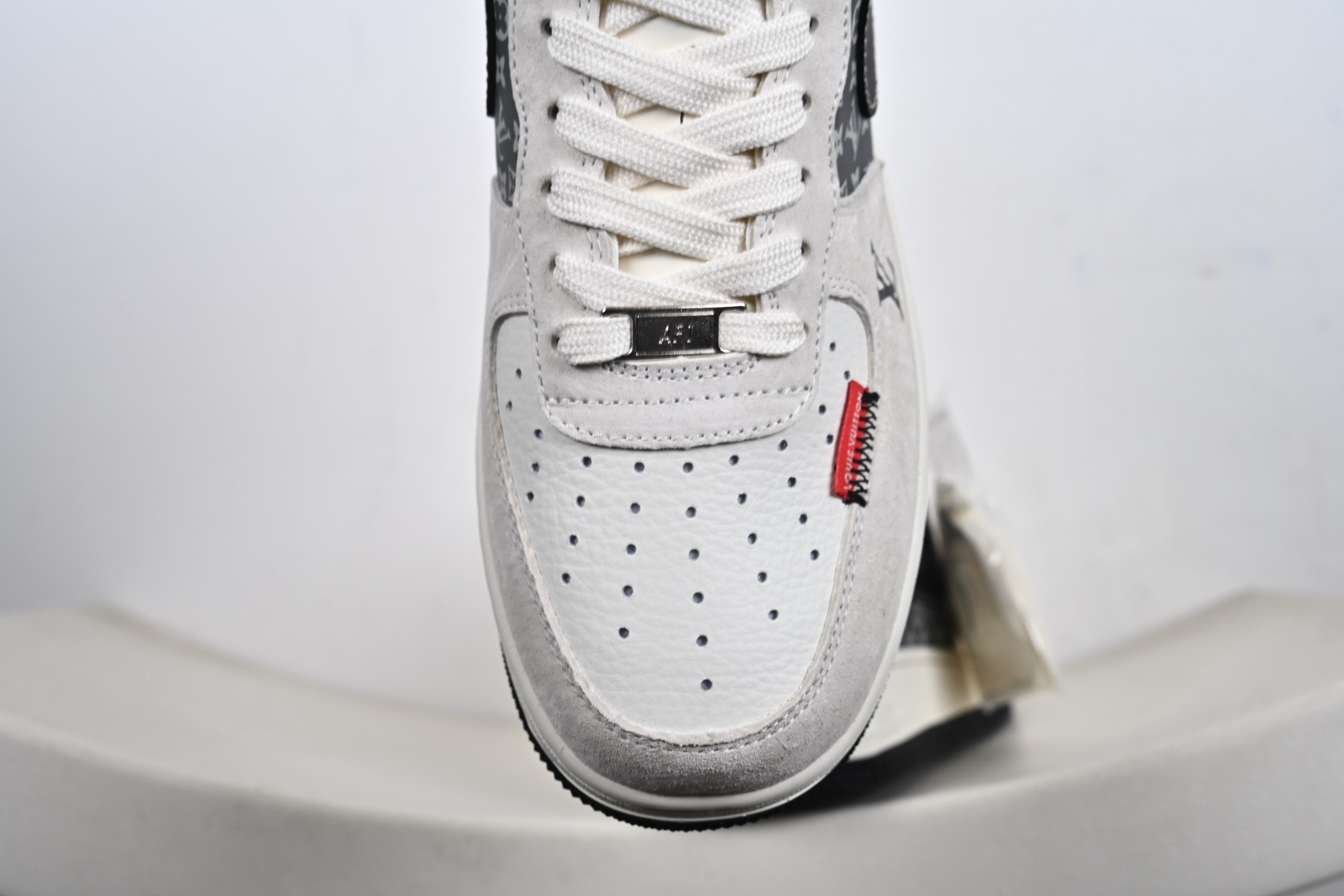 定制版 Nike Air Force 1 Low 07 LV联名 空军一号低帮板鞋 KD6699-F08 定制版 Nike Air Force 1 Low 07 LV联名 空军一号低帮板鞋 KD6699-F08