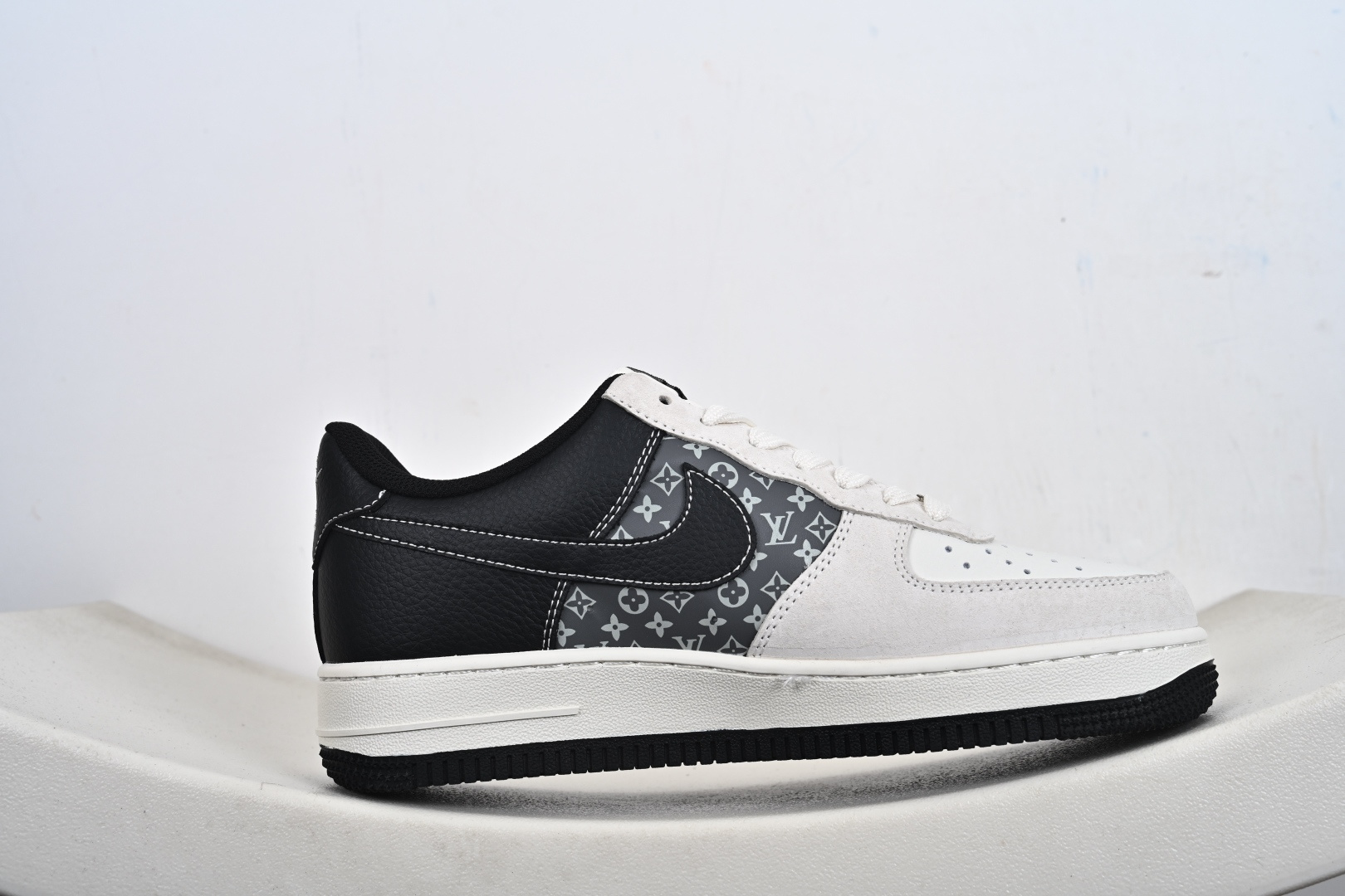 定制版 Nike Air Force 1 Low 07 LV联名 空军一号低帮板鞋 KD6699-F08 定制版 Nike Air Force 1 Low 07 LV联名 空军一号低帮板鞋 KD6699-F08