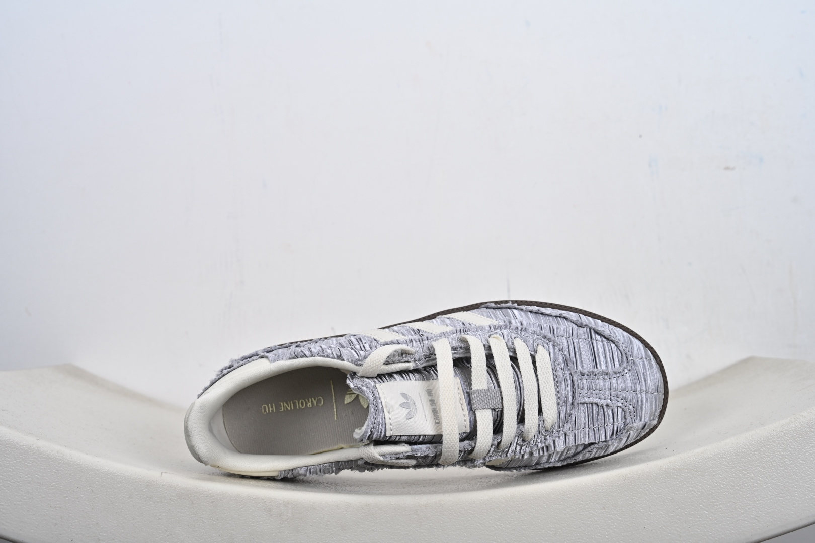 Caroline Hu x Adidas Originals Samba 舒适百搭 防滑耐磨 低帮 阿迪达斯板鞋 JP9283 Caroline Hu x Adidas Originals Samba 舒适百搭 防滑耐磨 低帮 阿迪达斯板鞋 JP9283